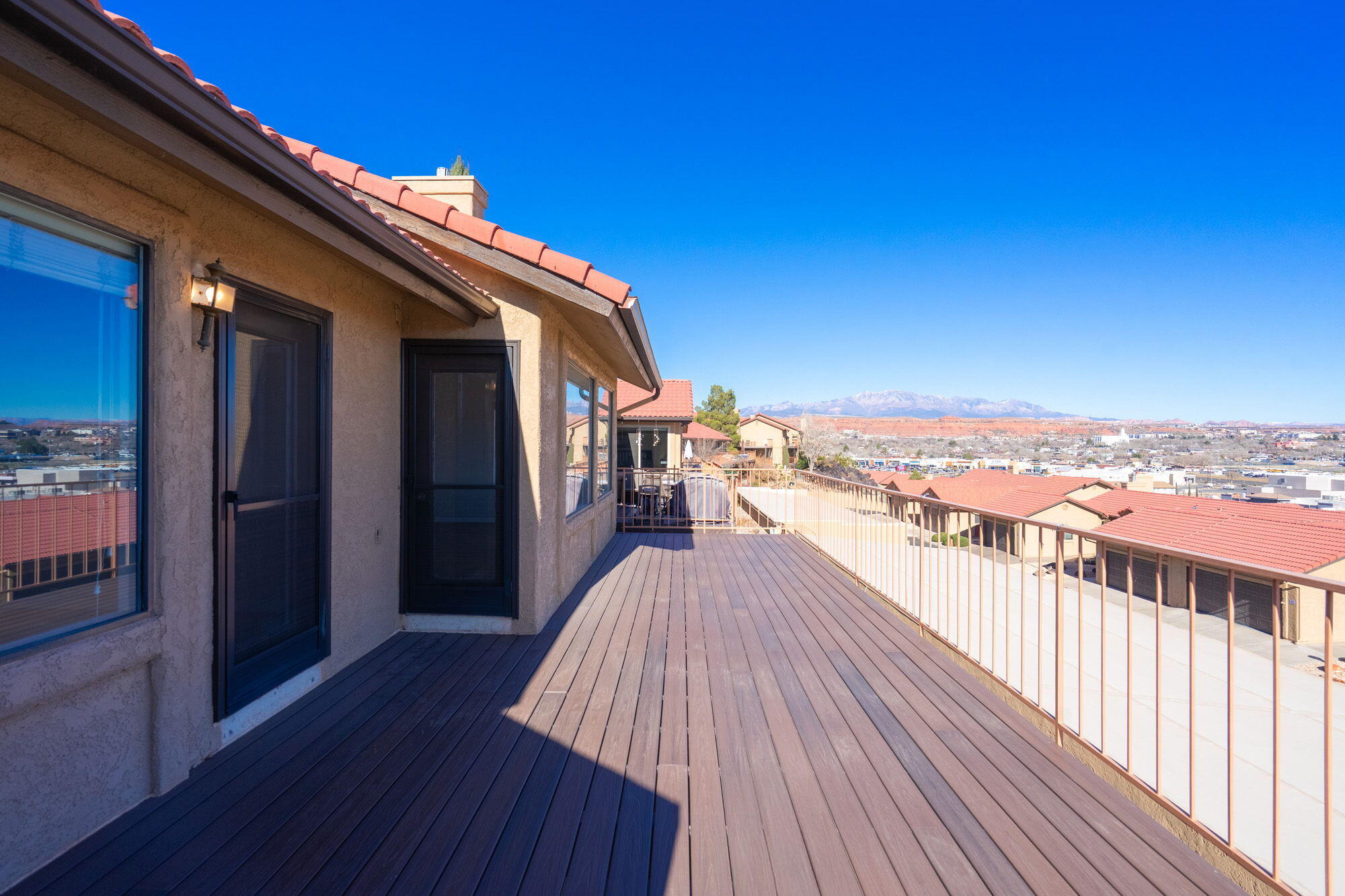 GARDENS SOUTH CONDOS - Residential