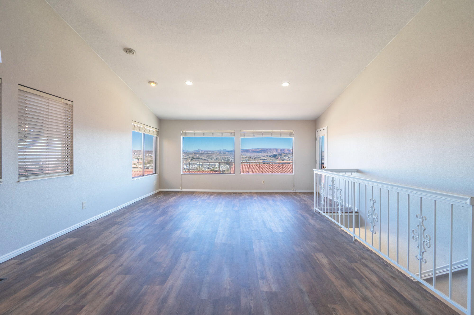 GARDENS SOUTH CONDOS - Residential