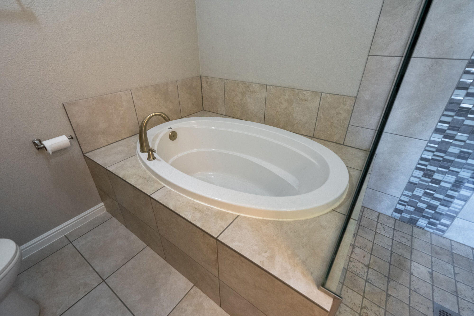 GARDENS SOUTH CONDOS - Residential