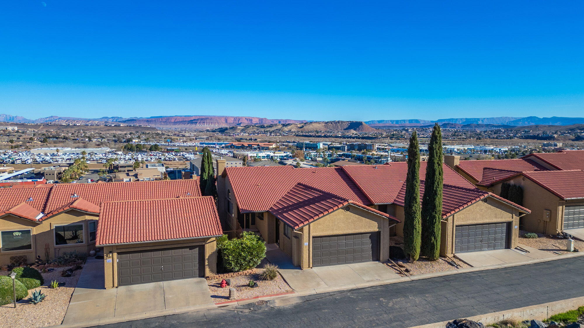 GARDENS SOUTH CONDOS - Residential