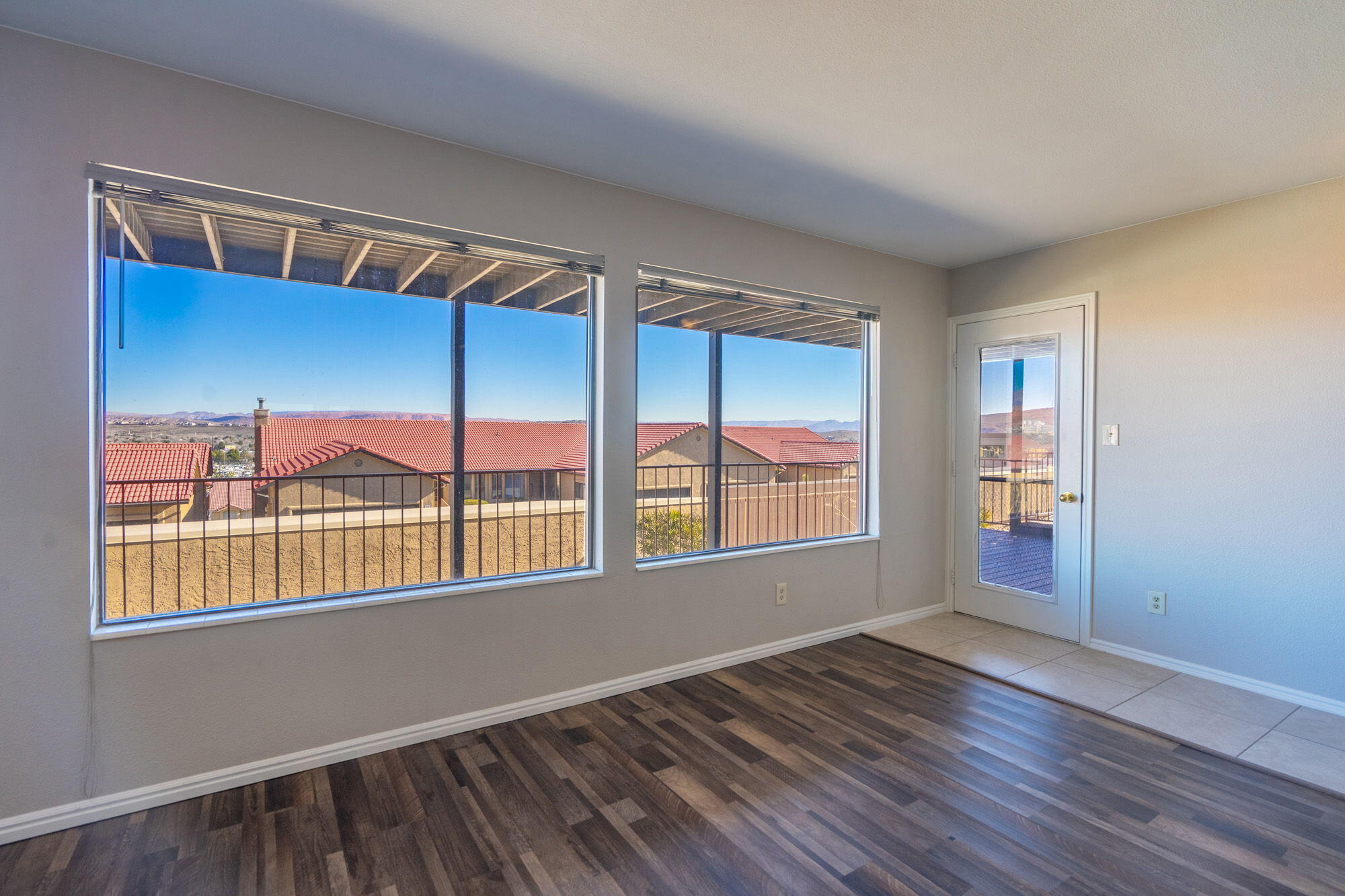 GARDENS SOUTH CONDOS - Residential