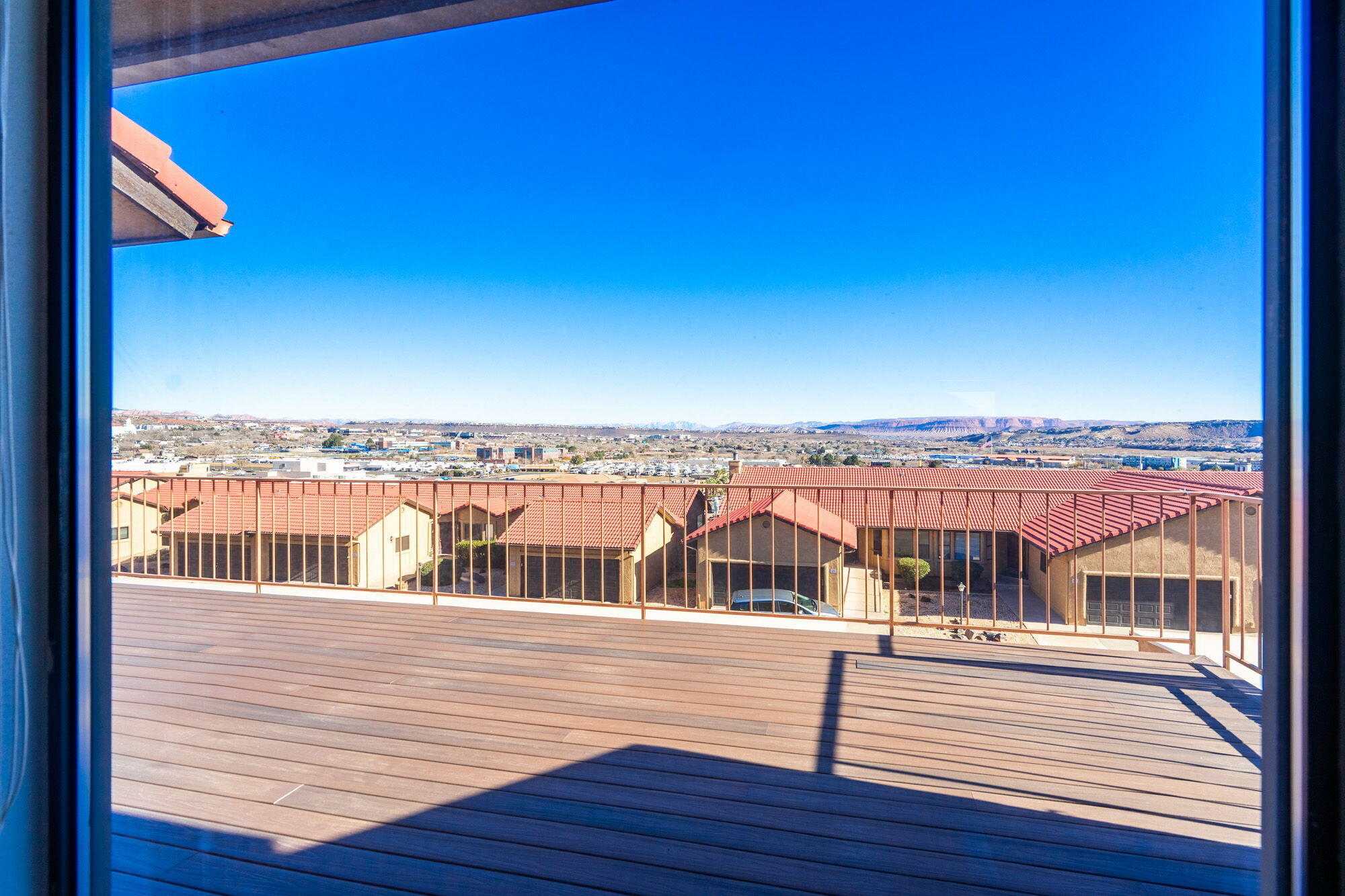 GARDENS SOUTH CONDOS - Residential