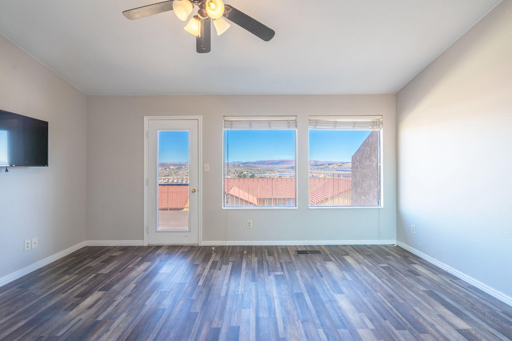 GARDENS SOUTH CONDOS - Residential