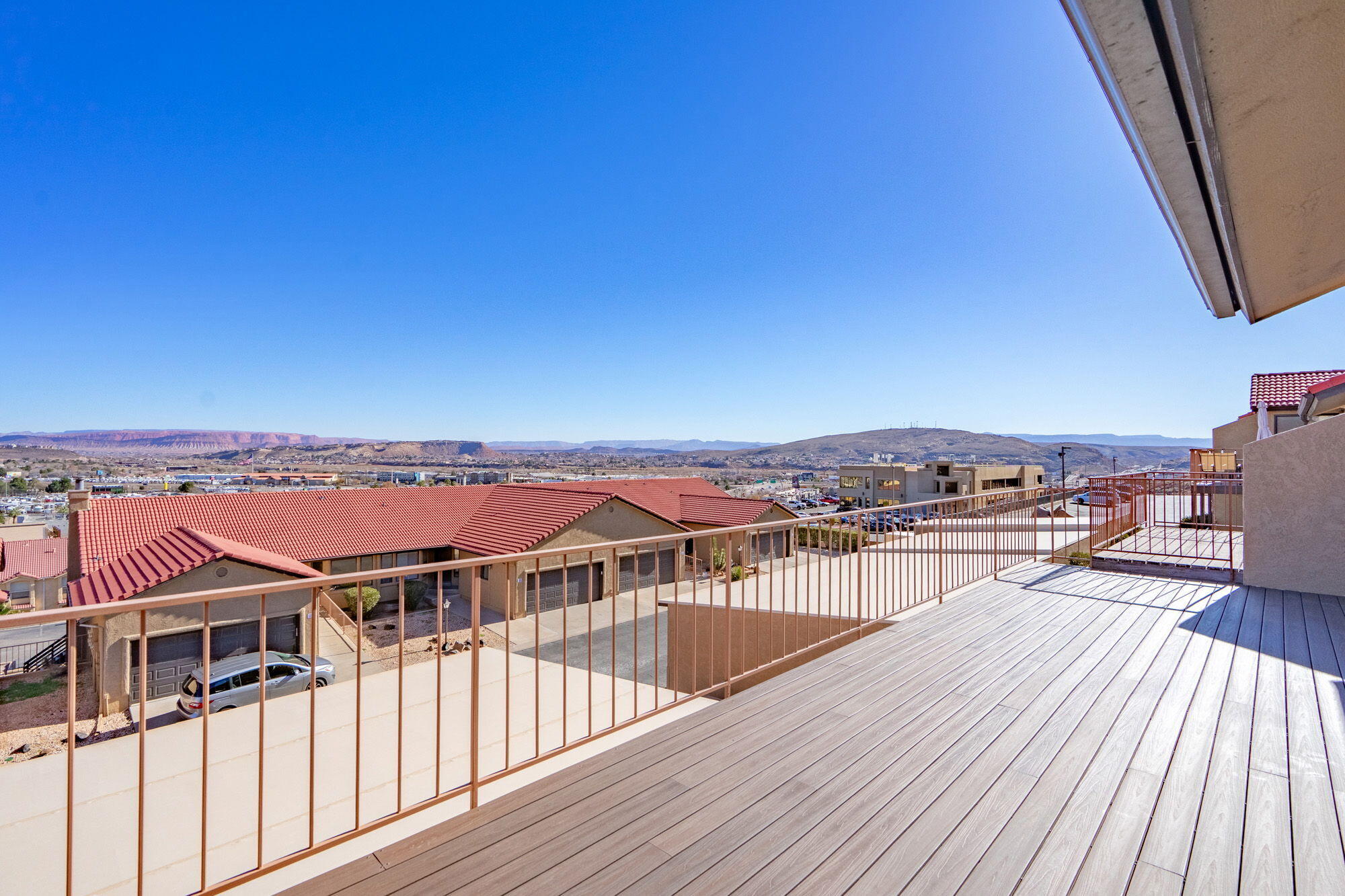 GARDENS SOUTH CONDOS - Residential