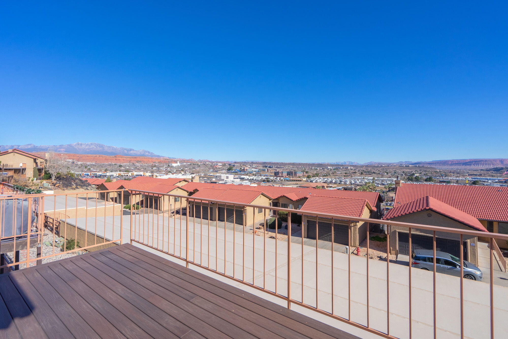 GARDENS SOUTH CONDOS - Residential