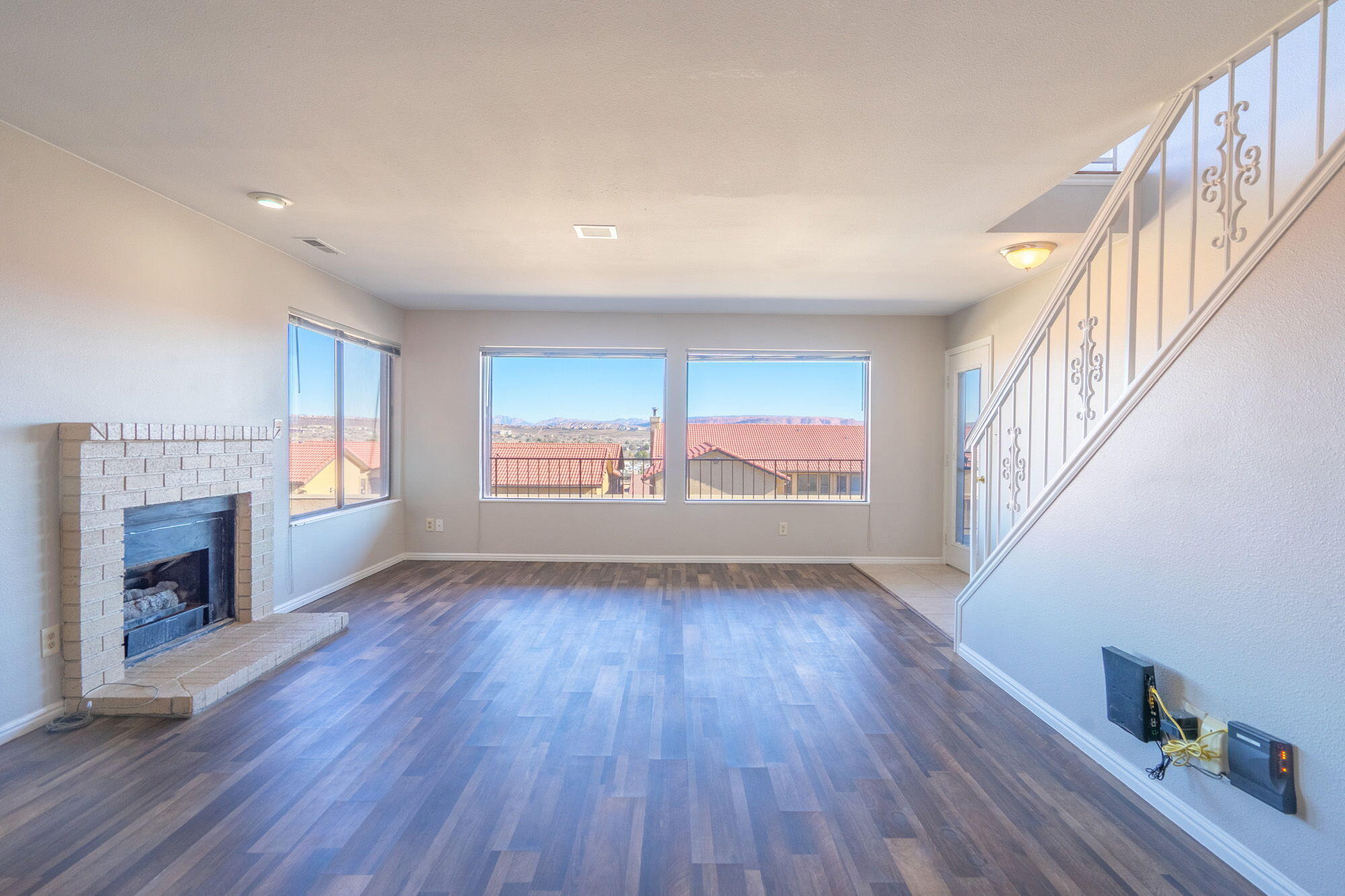 GARDENS SOUTH CONDOS - Residential