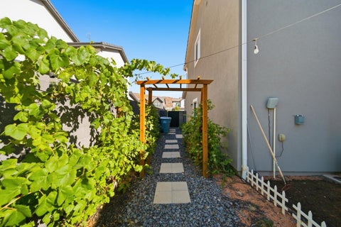 Tiny photo for 1556 S STAR SPRINGS DR, Washington, UT 84780 (MLS # 26-273409)
