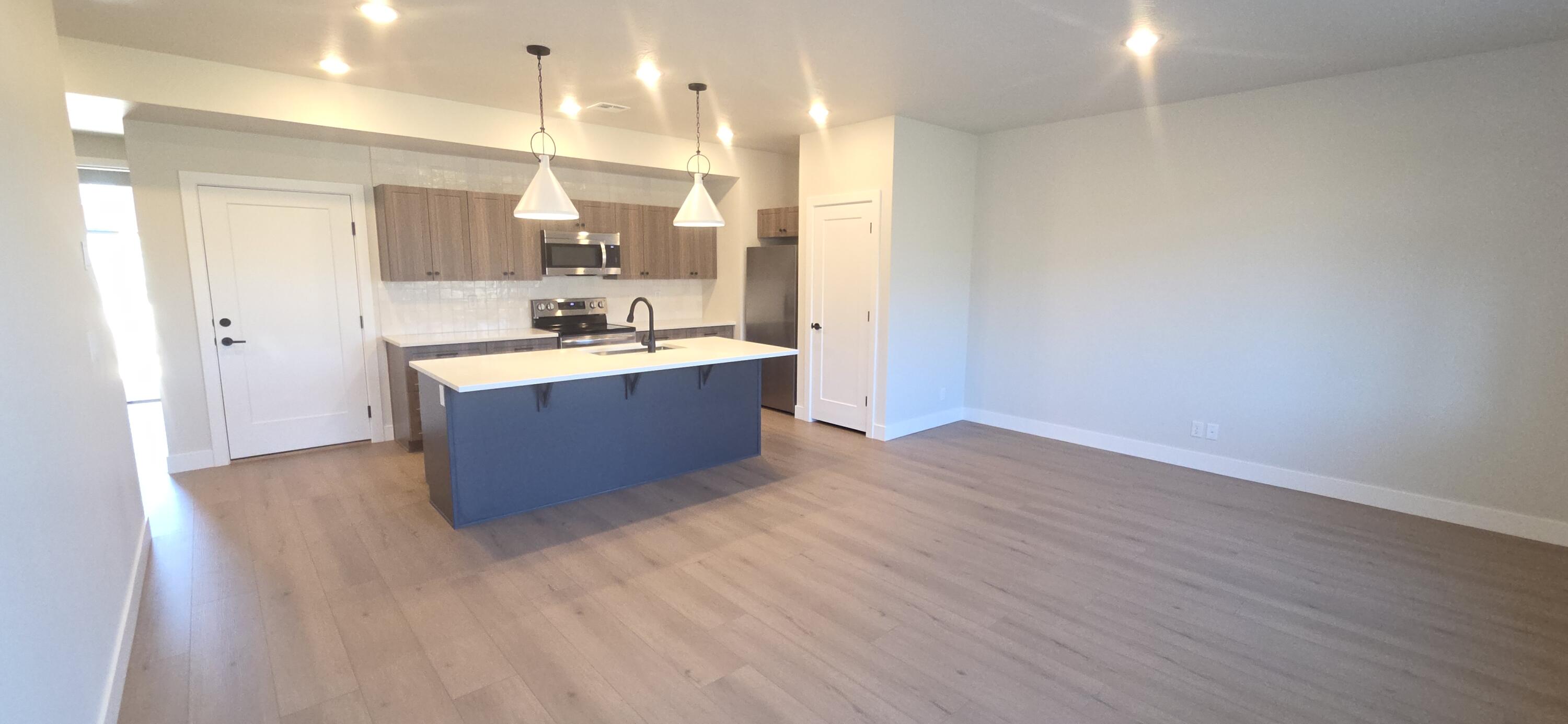 RISE AT CORAL CANYON - Residential