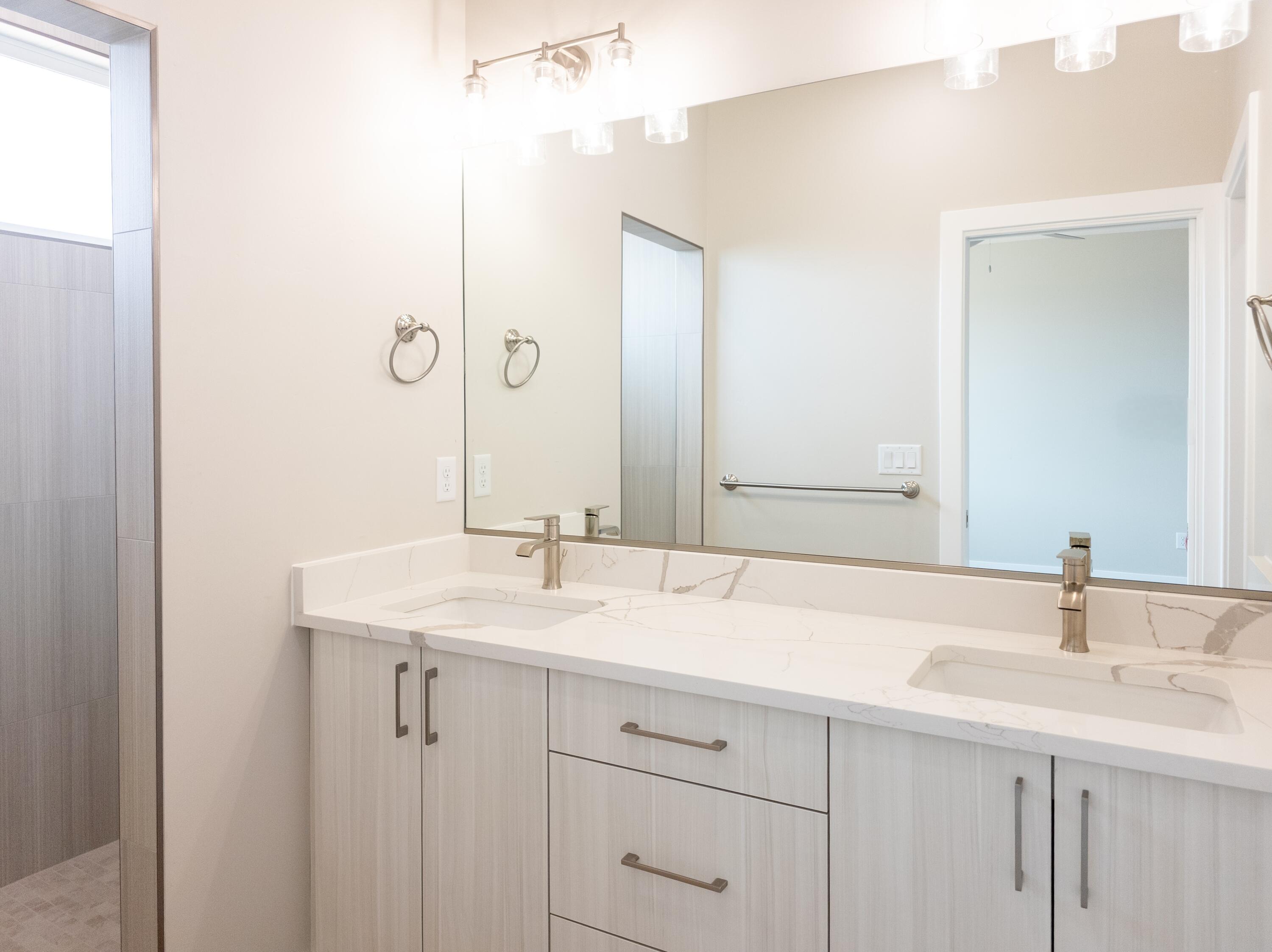 PEREGRINE POINTE WEST - Residential