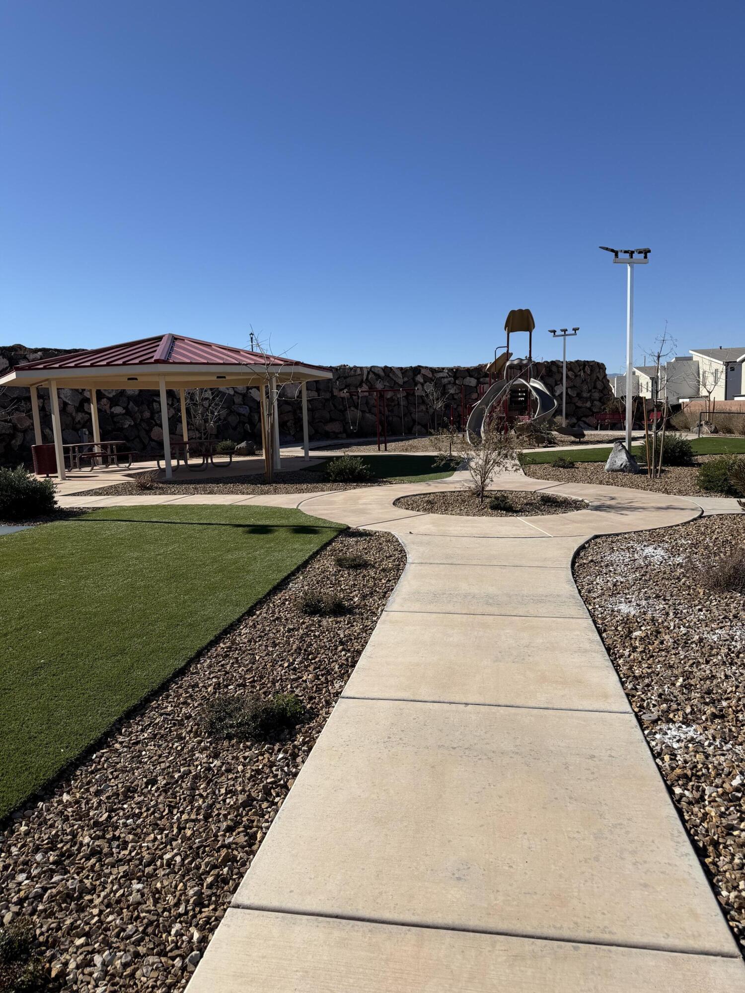 DESERT RIDGE - Residential