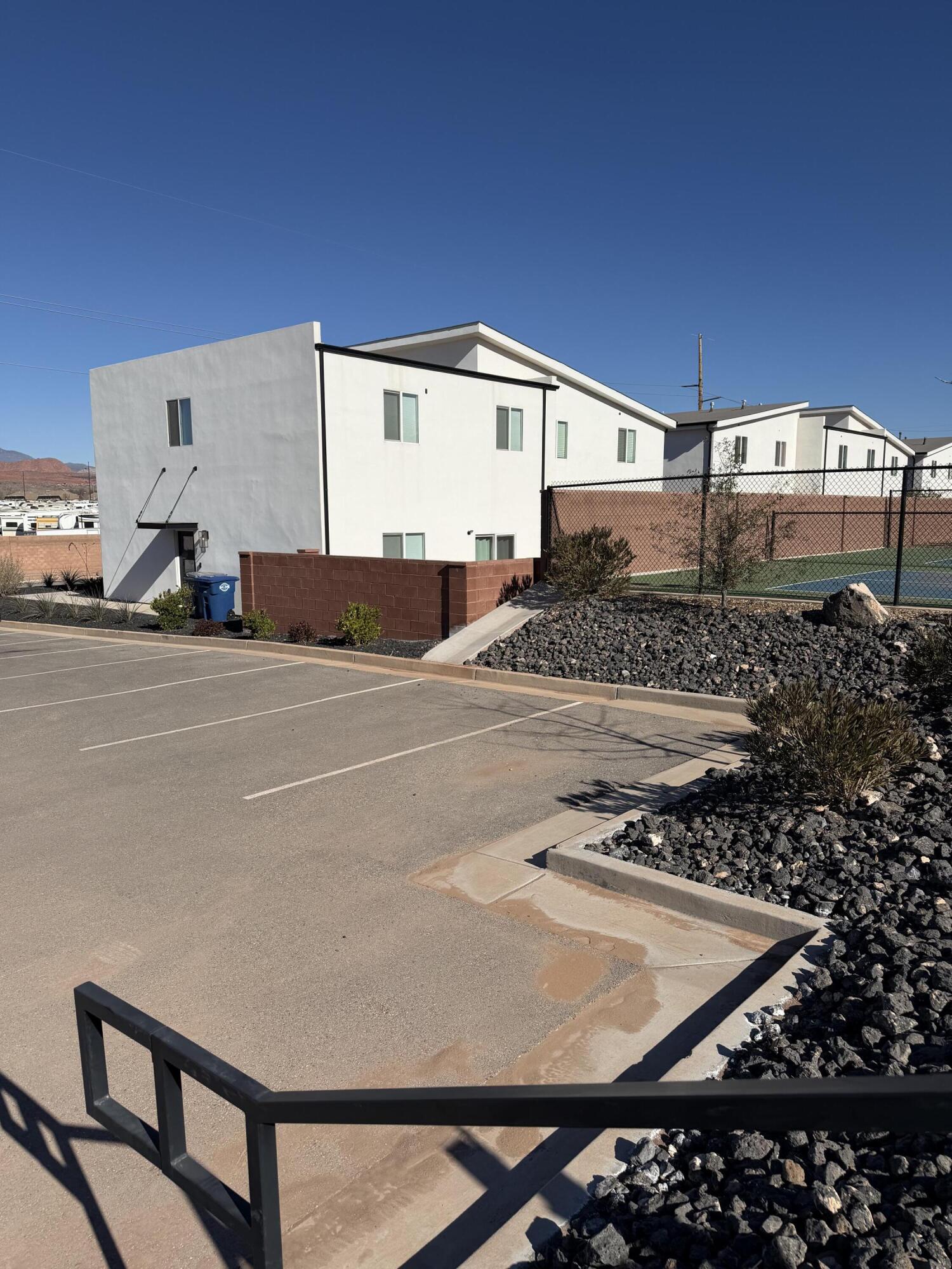 DESERT RIDGE - Residential