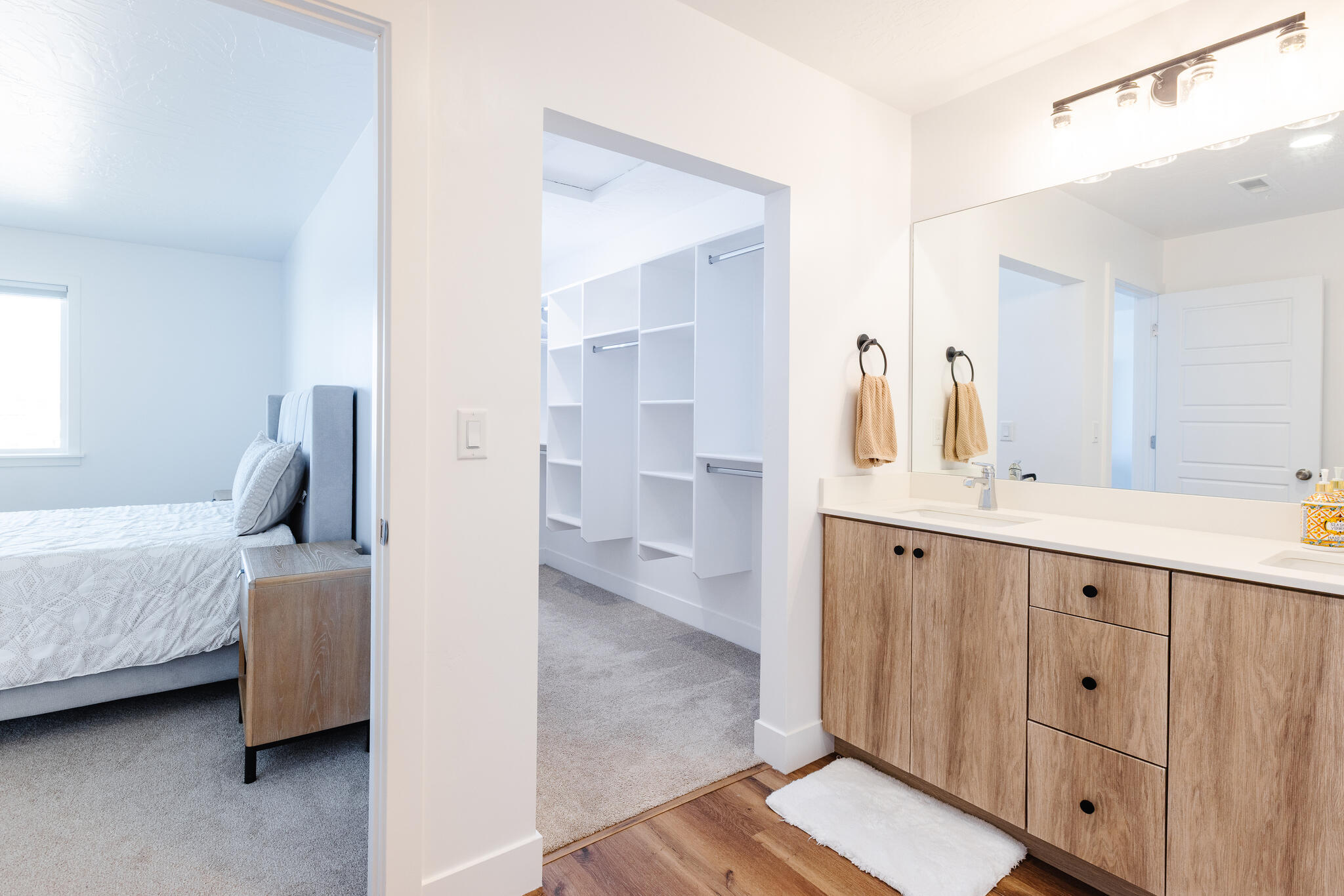 DESERT RIDGE - Residential