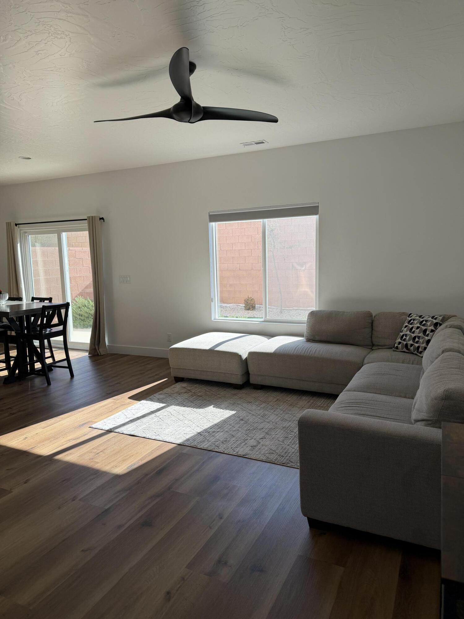 DESERT RIDGE - Residential