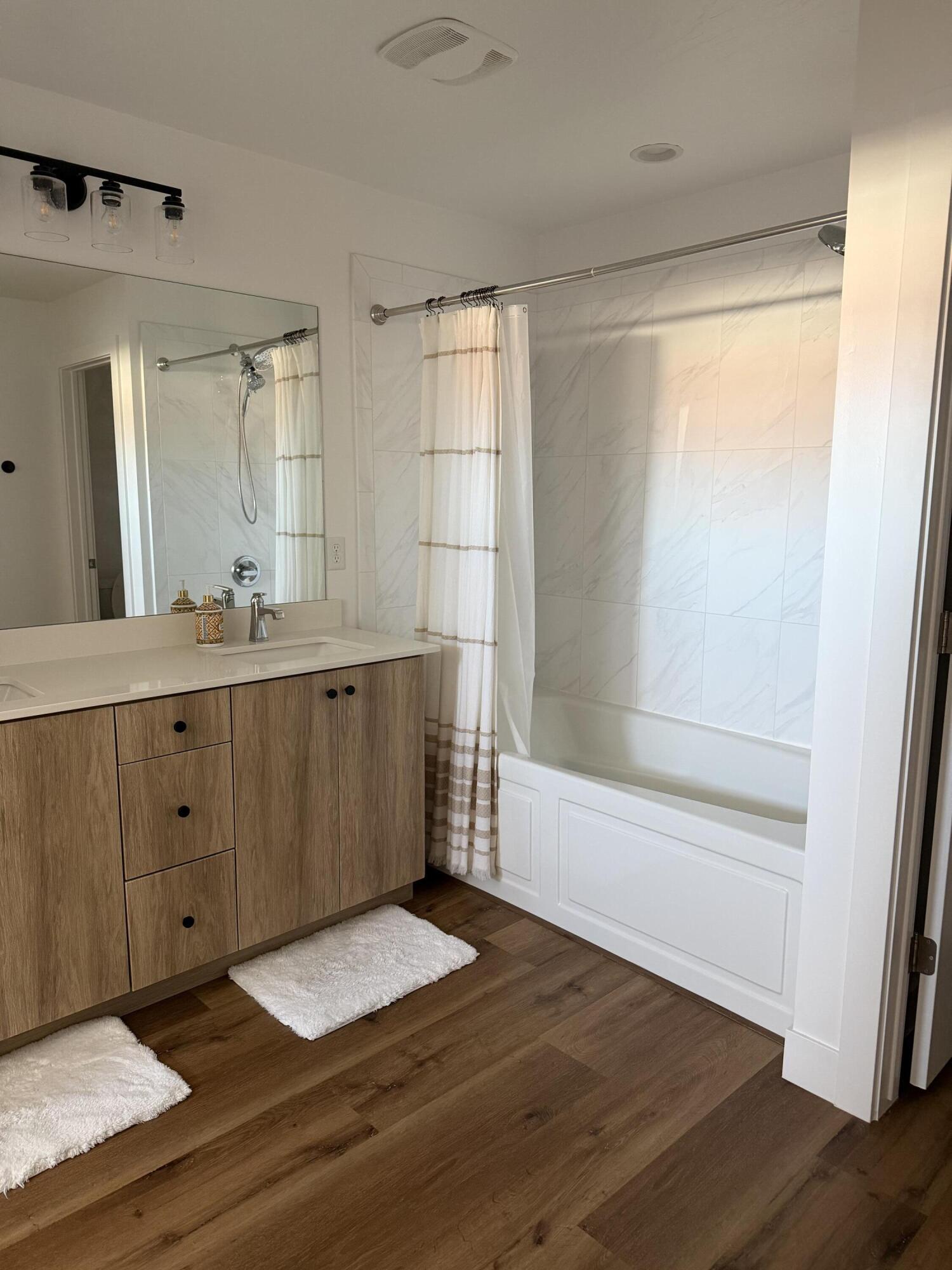 DESERT RIDGE - Residential