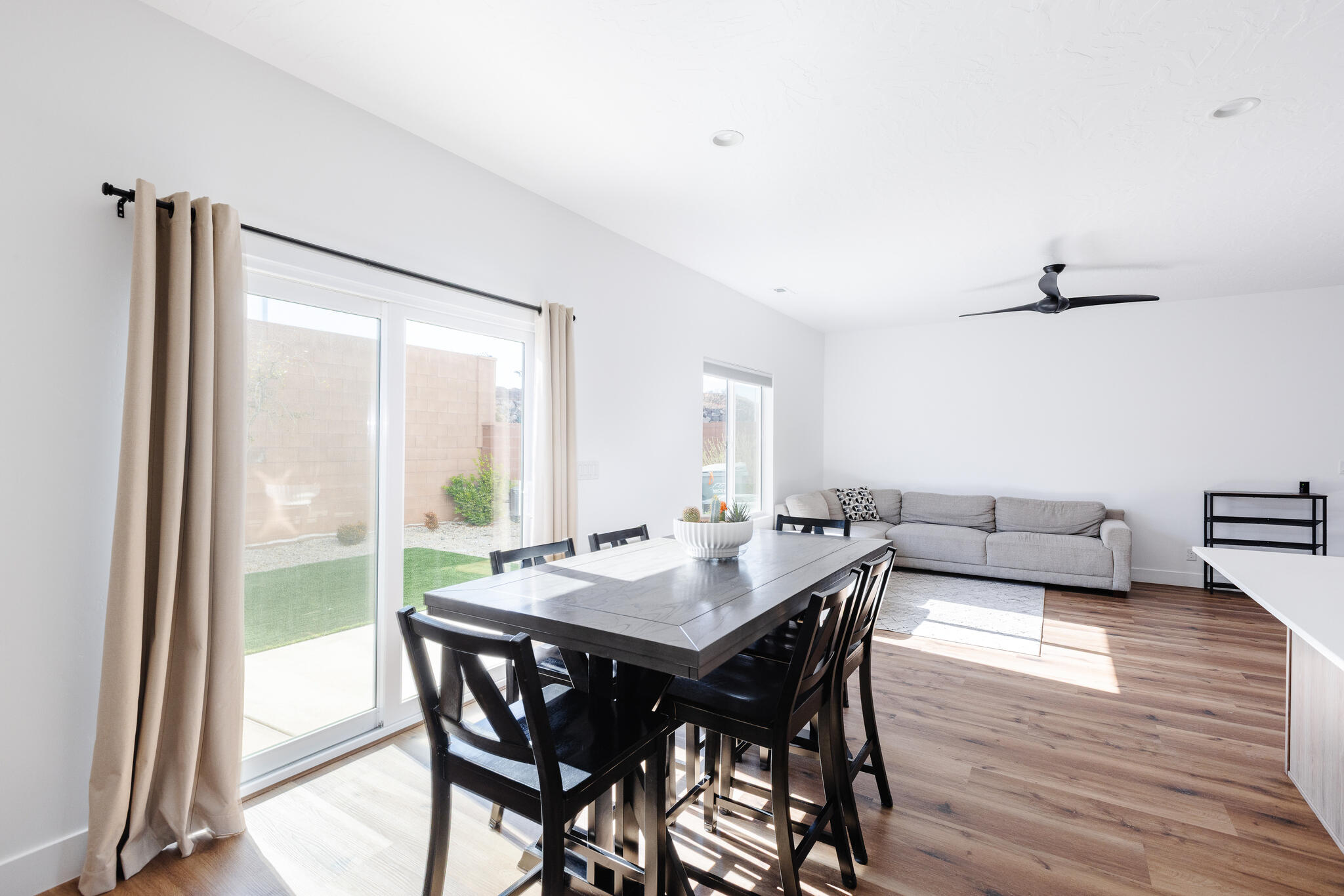 DESERT RIDGE - Residential