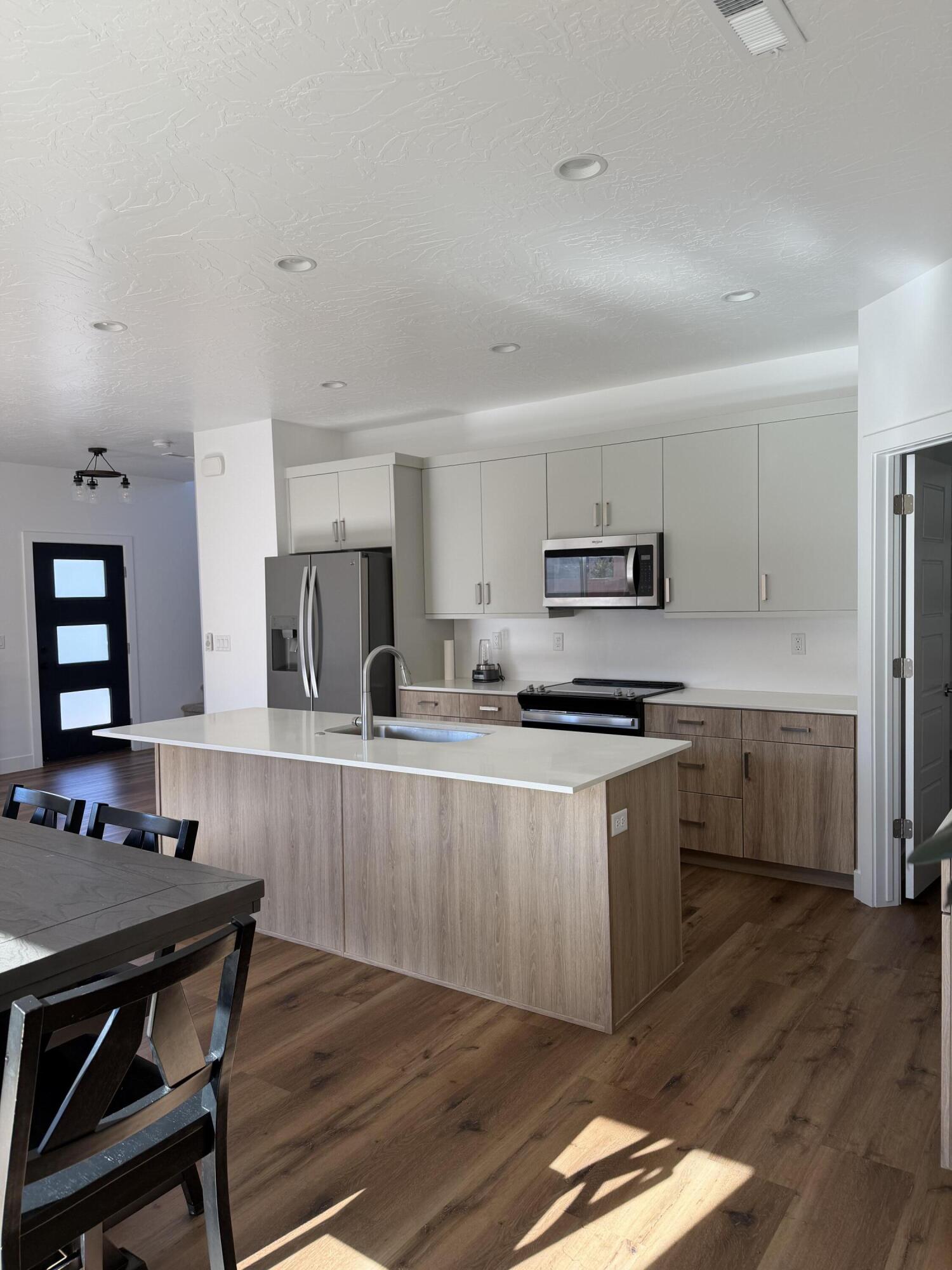 DESERT RIDGE - Residential