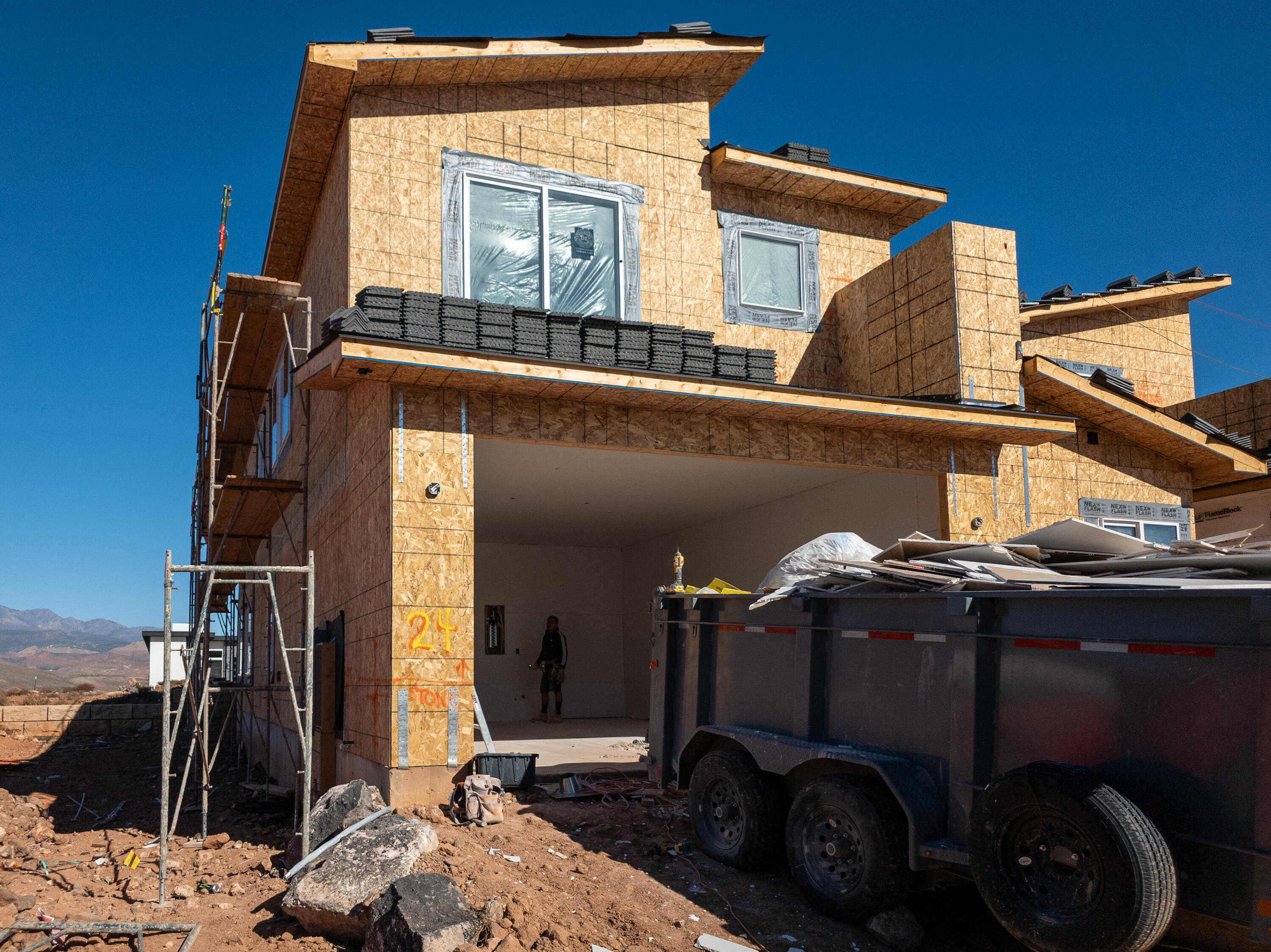 EAGLE POINTE - Residential