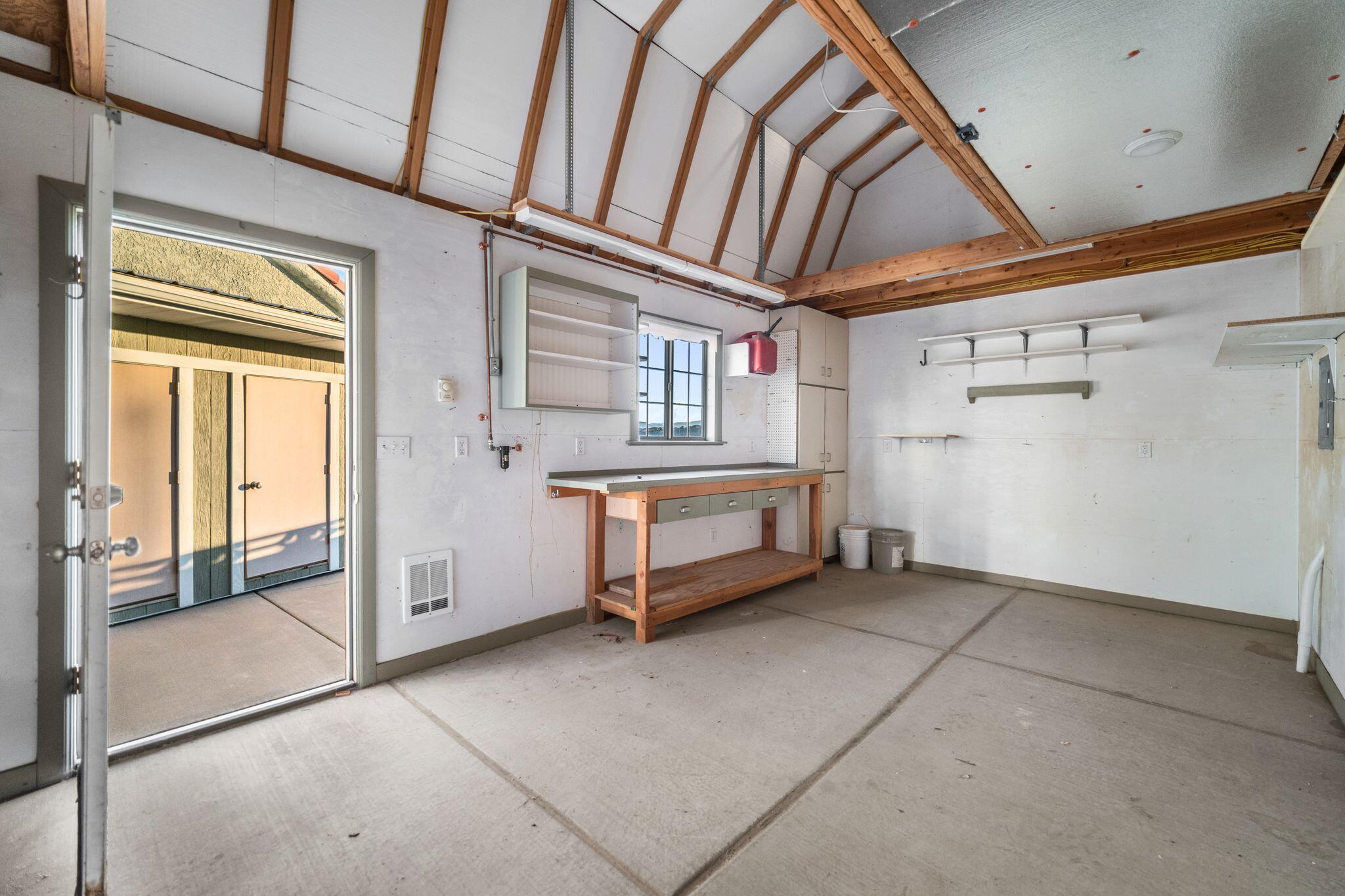 PRAIRIE HOLLOW - Residential