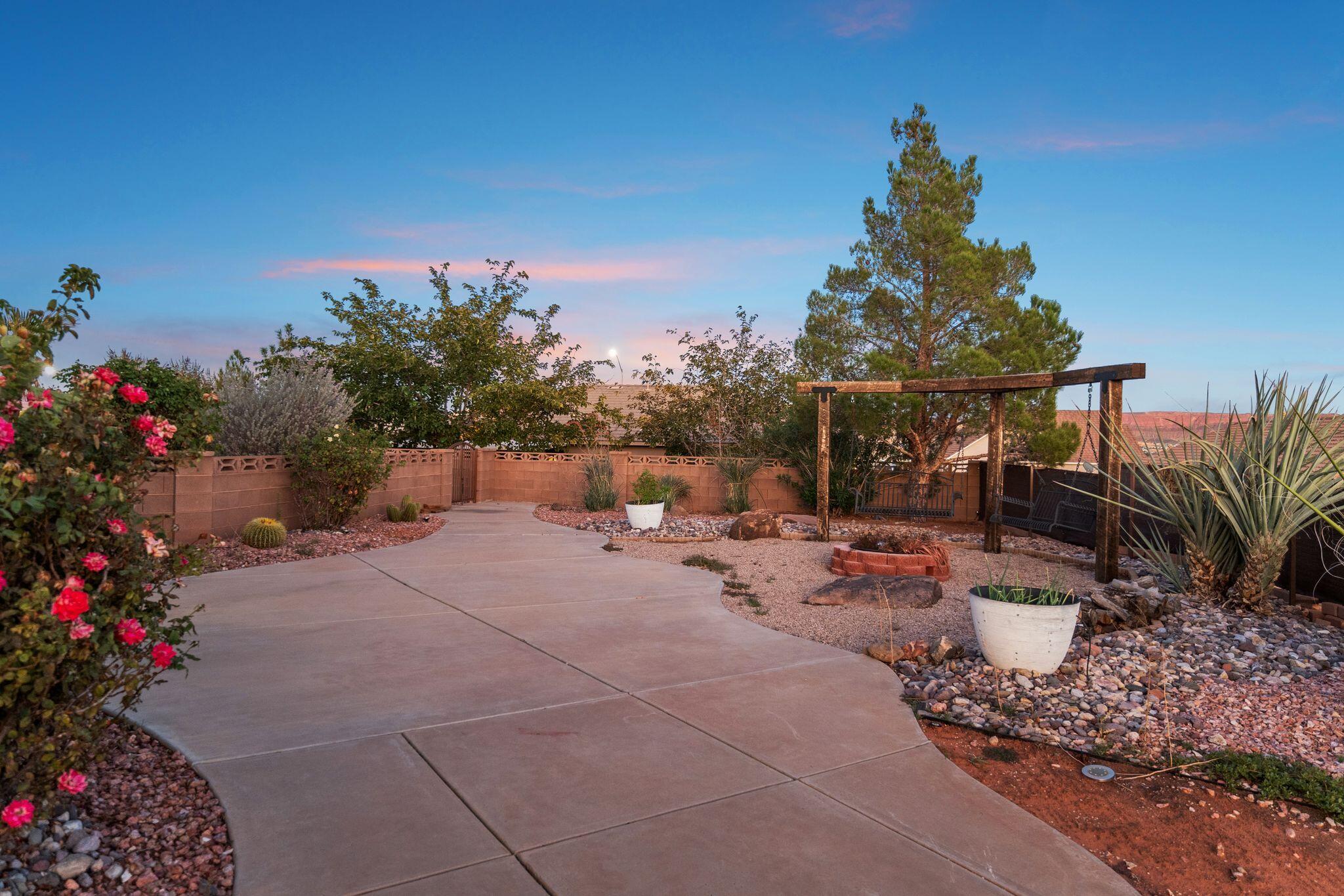 PRAIRIE HOLLOW - Residential