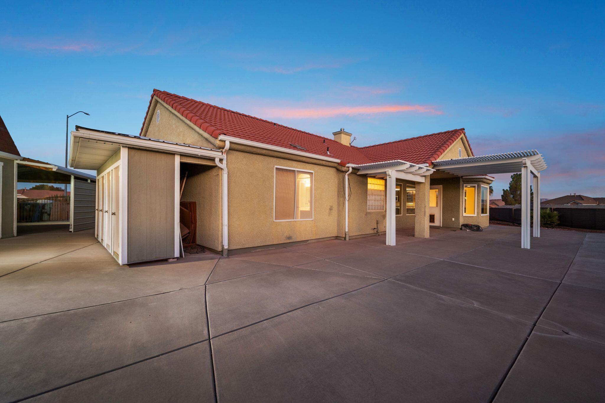 PRAIRIE HOLLOW - Residential