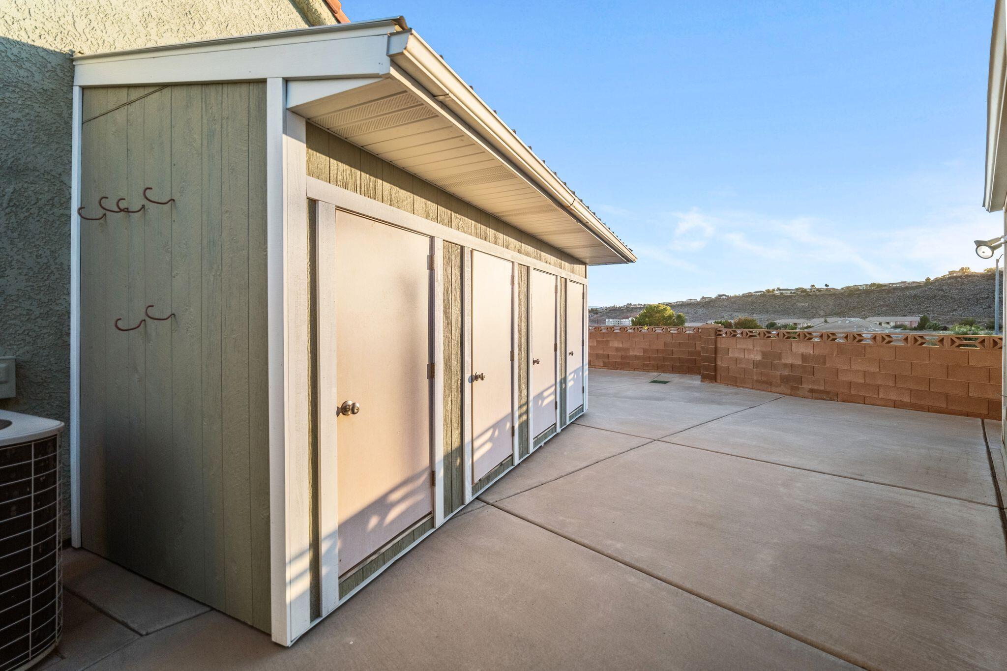 PRAIRIE HOLLOW - Residential