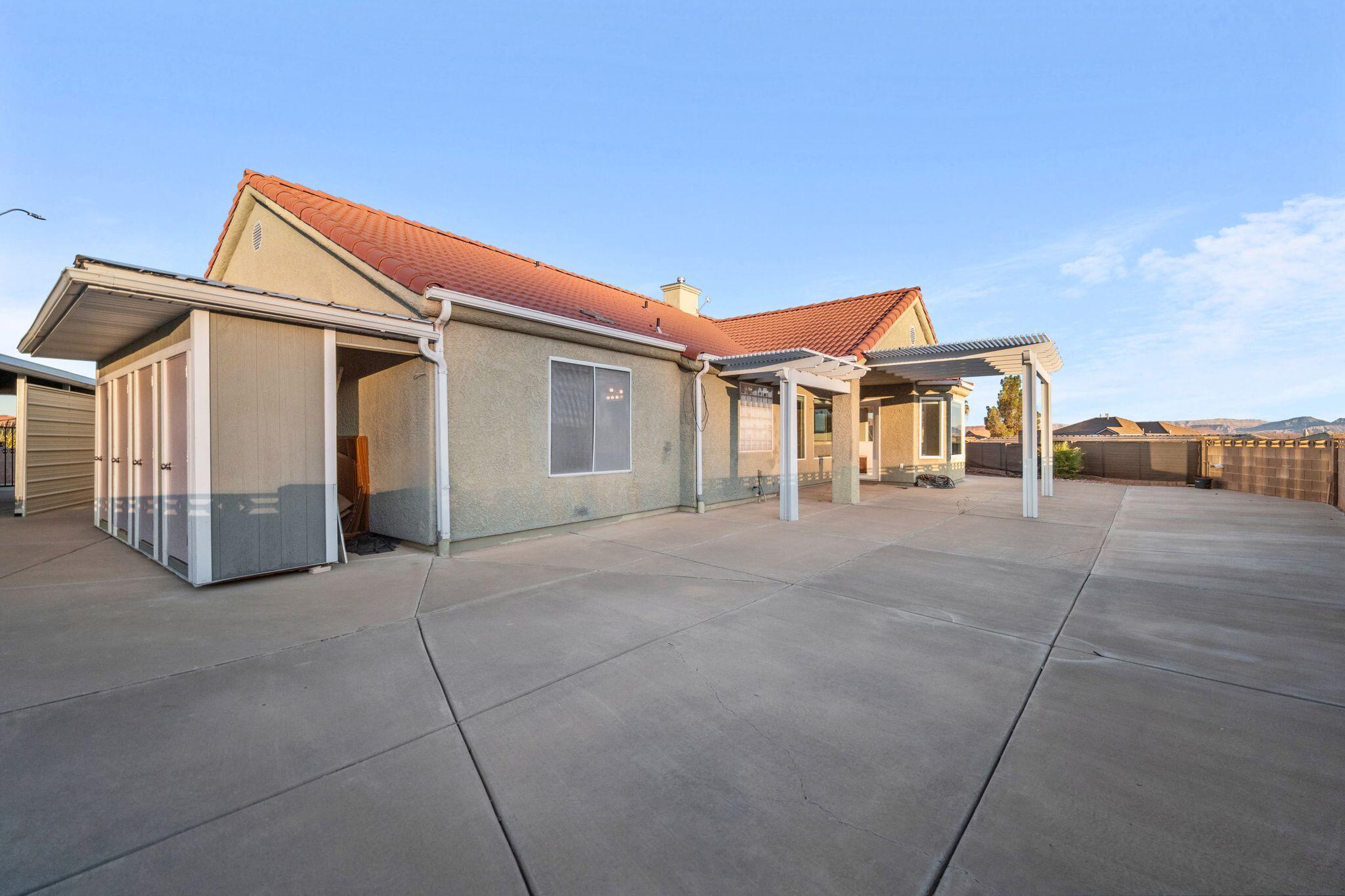 PRAIRIE HOLLOW - Residential