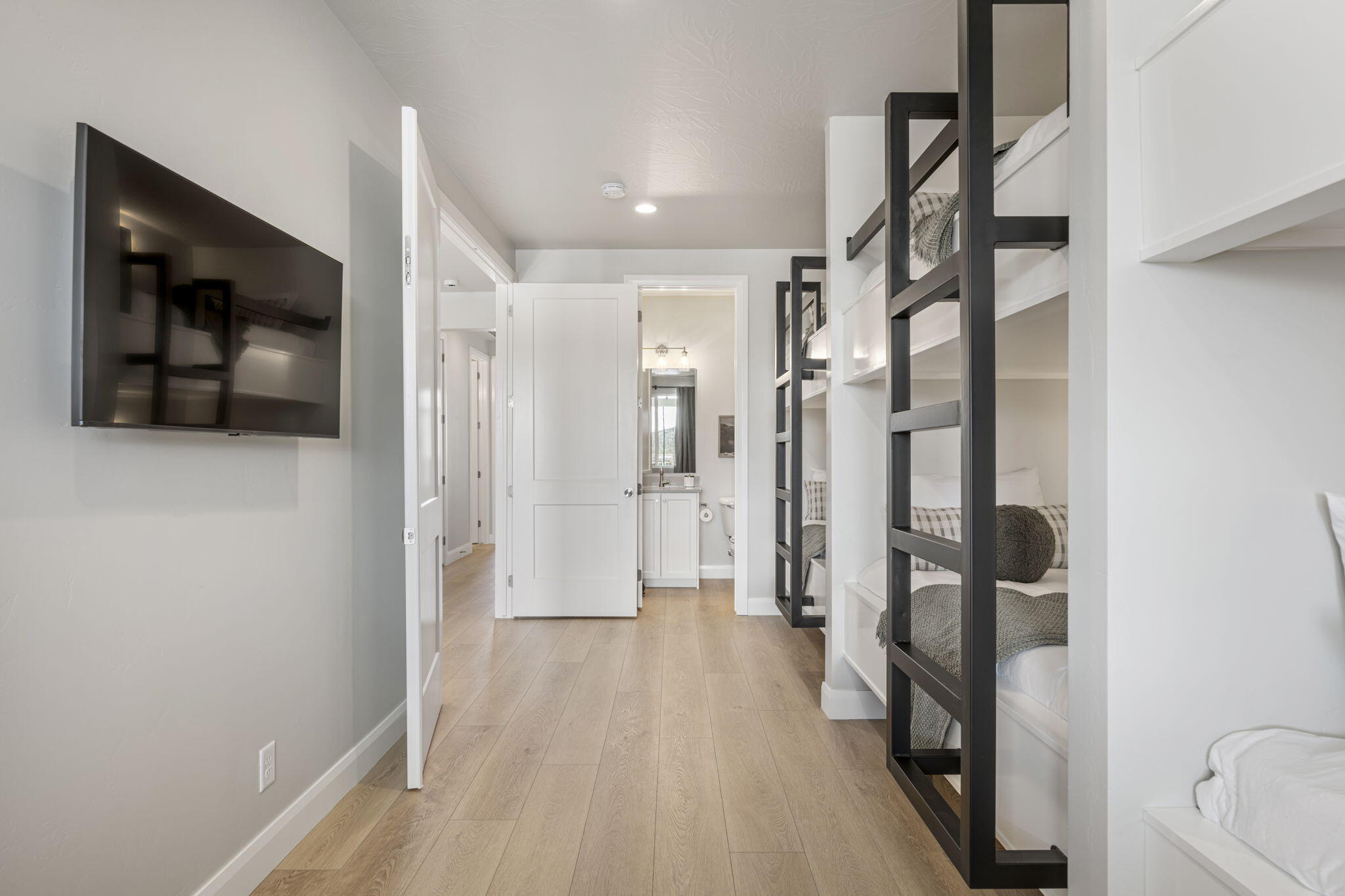 DESERT COLOR RESORT - Residential