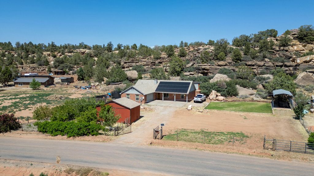 Photo of 1504 N ROME Way, Hurricane, UT 84737 (MLS # 26-272466)