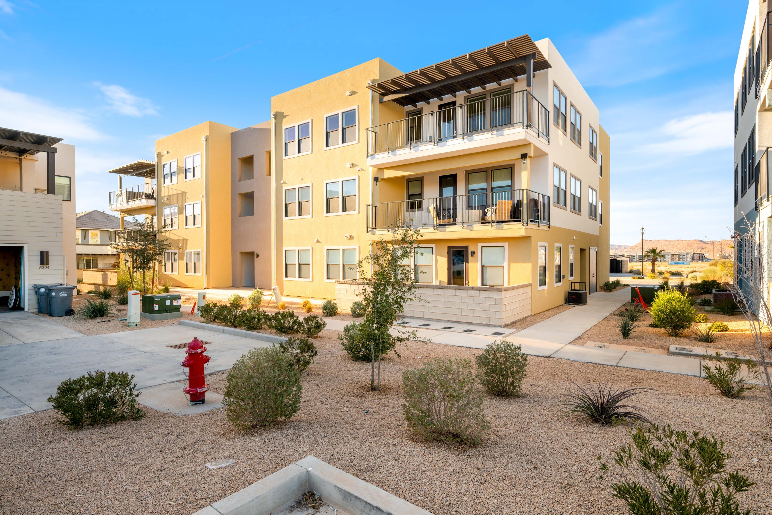 DESERT COLOR RESORT - Residential