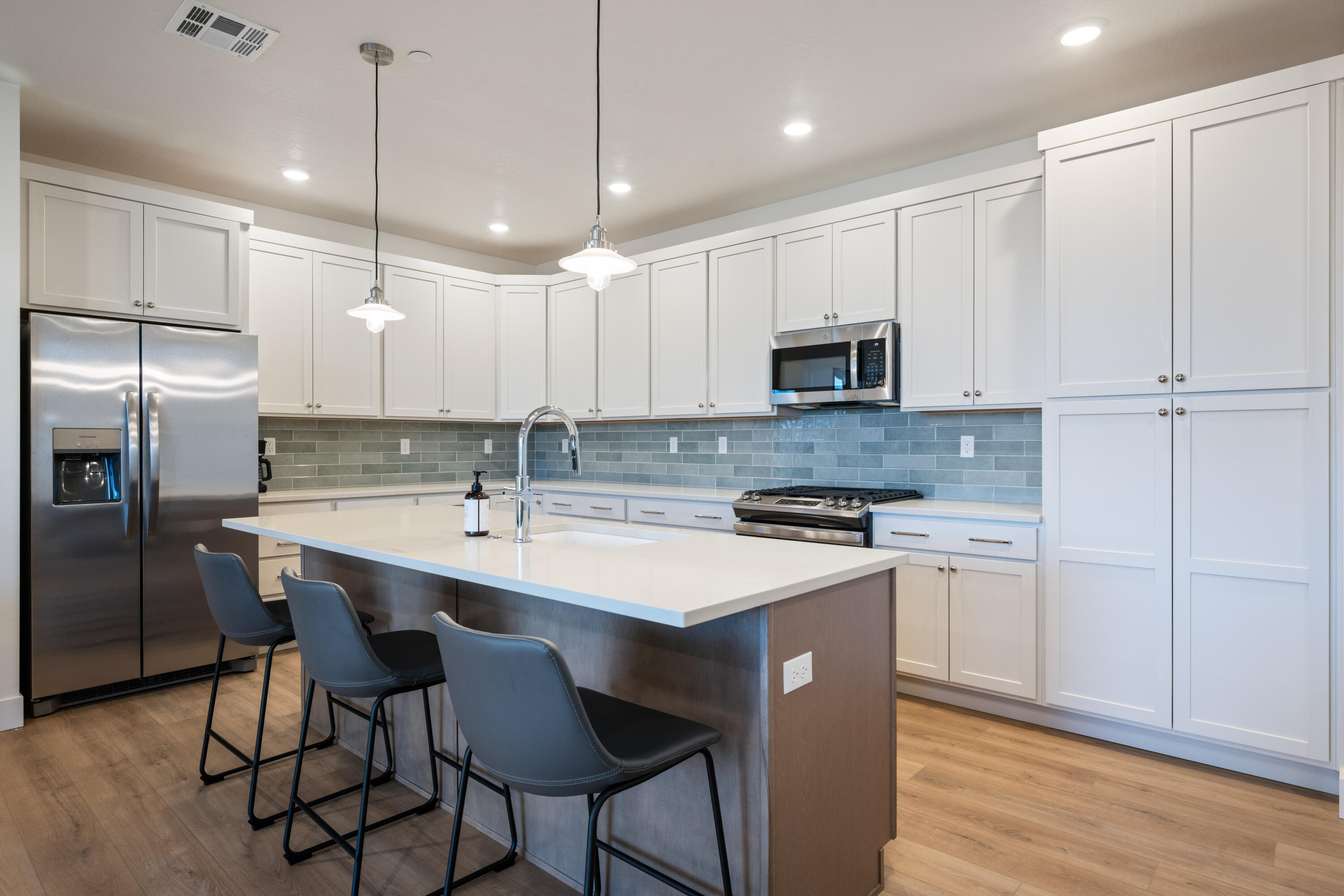 DESERT COLOR RESORT - Residential