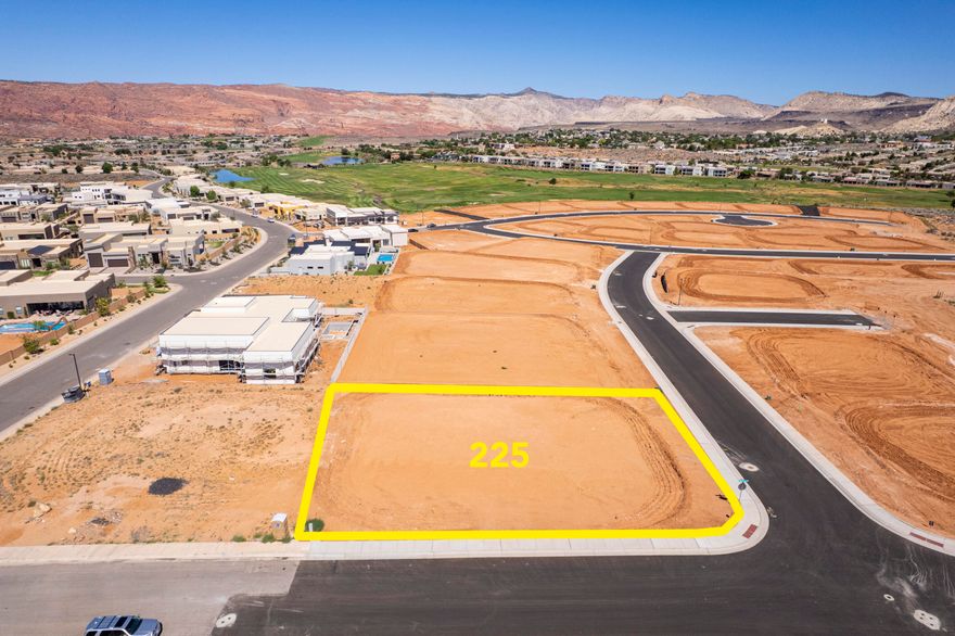 Large lot in the beautiful Ledges Golf resort community. This Yellow Knolls lot has amazing views of Snow Canyon and Fish Rock. The Ledges is a dark-sky community, locate just 10 minutes from downtown St. George. Bring your own builder! Low HOA fees!