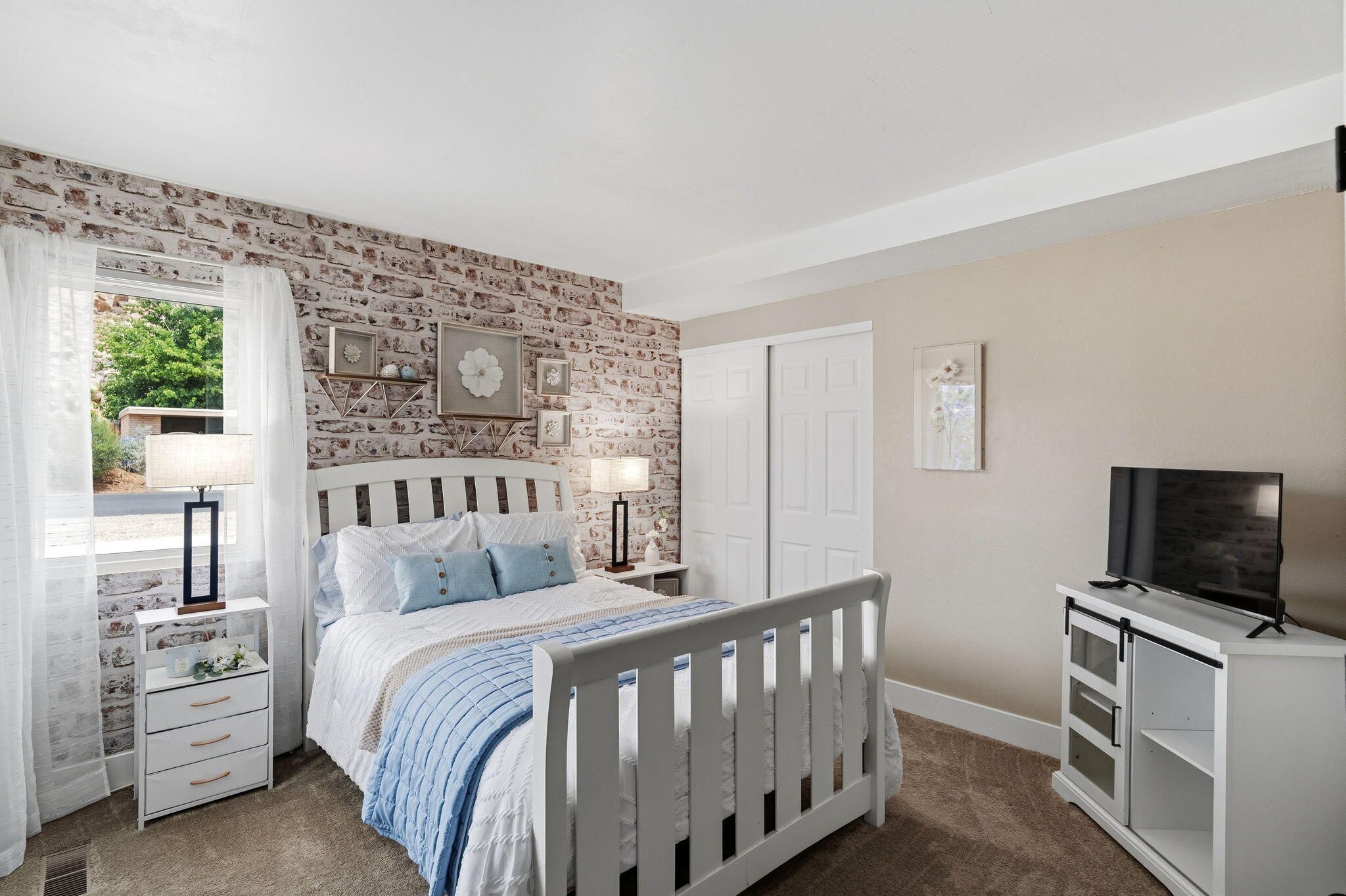BLOOMINGTON COUNTRY CLUB - Residential