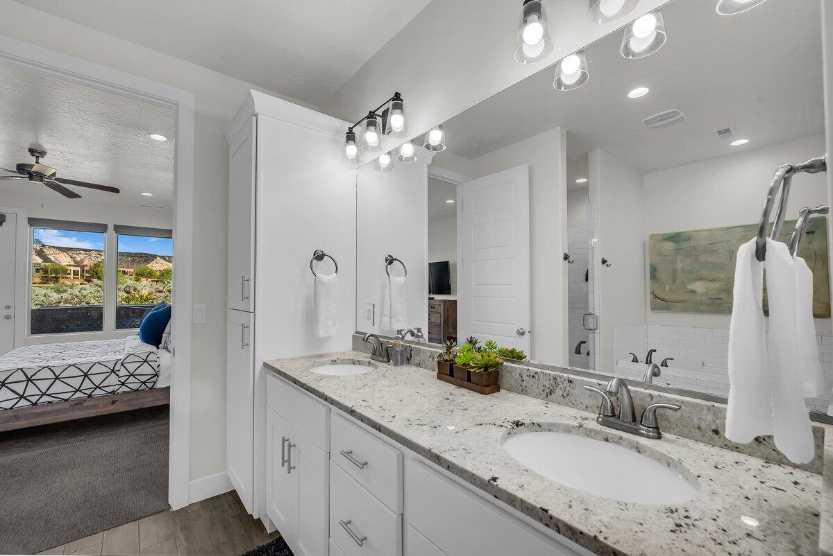 LEDGES OF SG THE ESCAPES - Residential