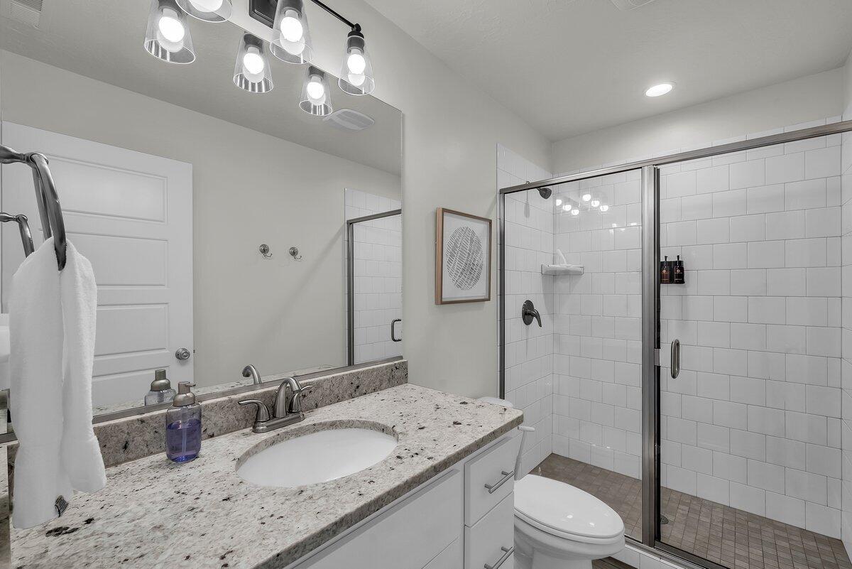 LEDGES OF SG THE ESCAPES - Residential