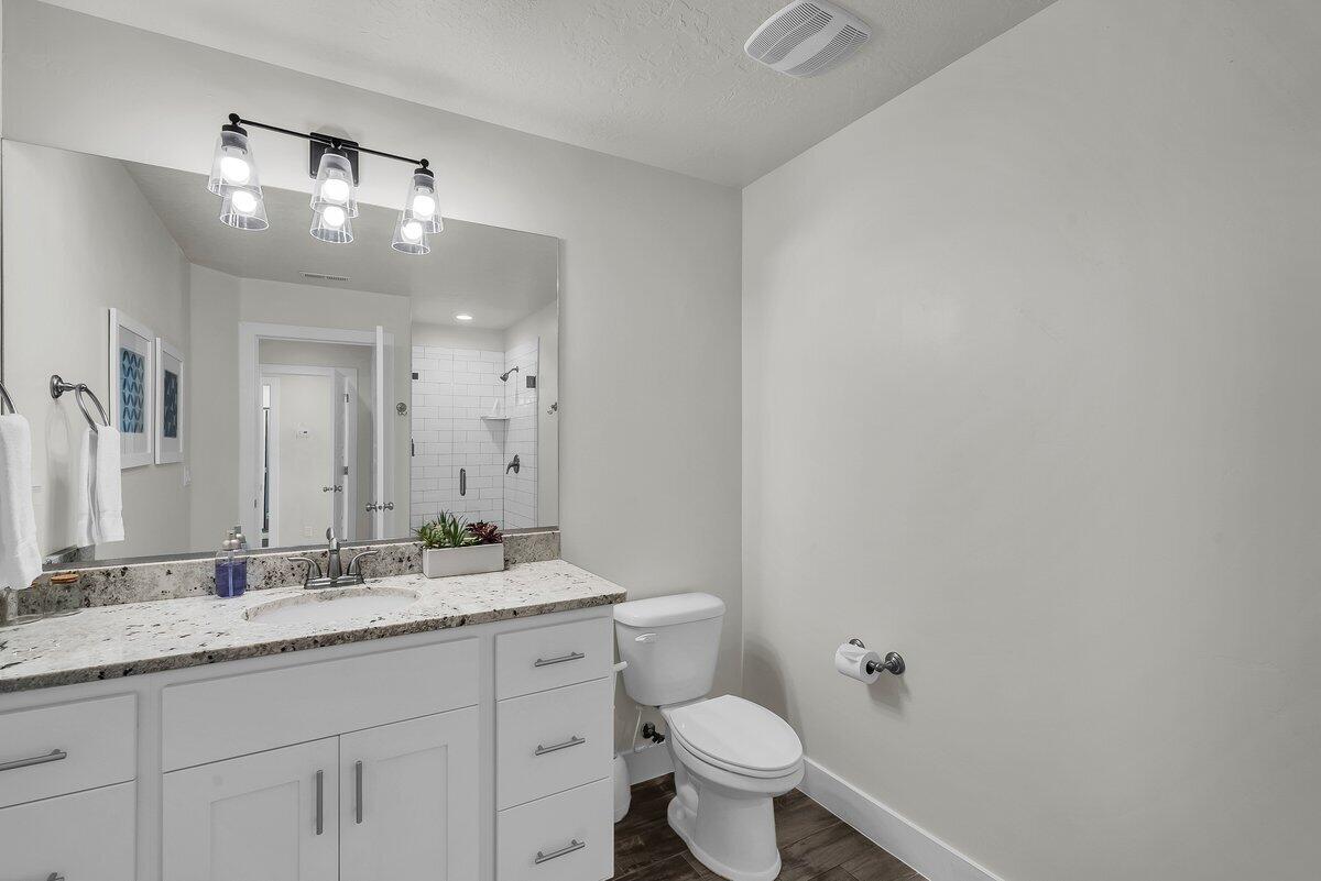 LEDGES OF SG THE ESCAPES - Residential