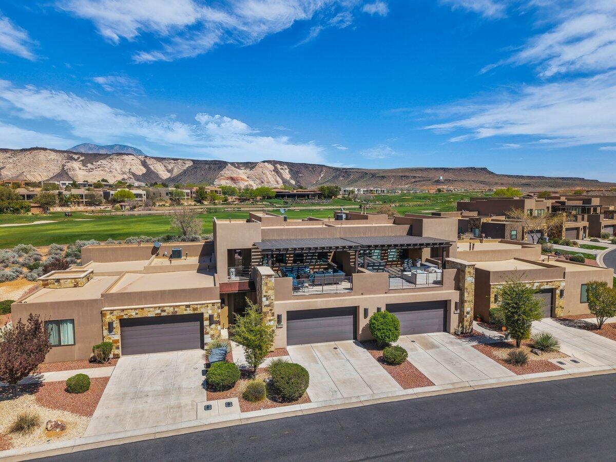 LEDGES OF SG THE ESCAPES - Residential