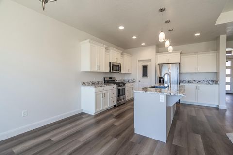 Tiny photo for 3158 E FUCHSIA DR, Saint George, UT 84790 (MLS # 26-270303)