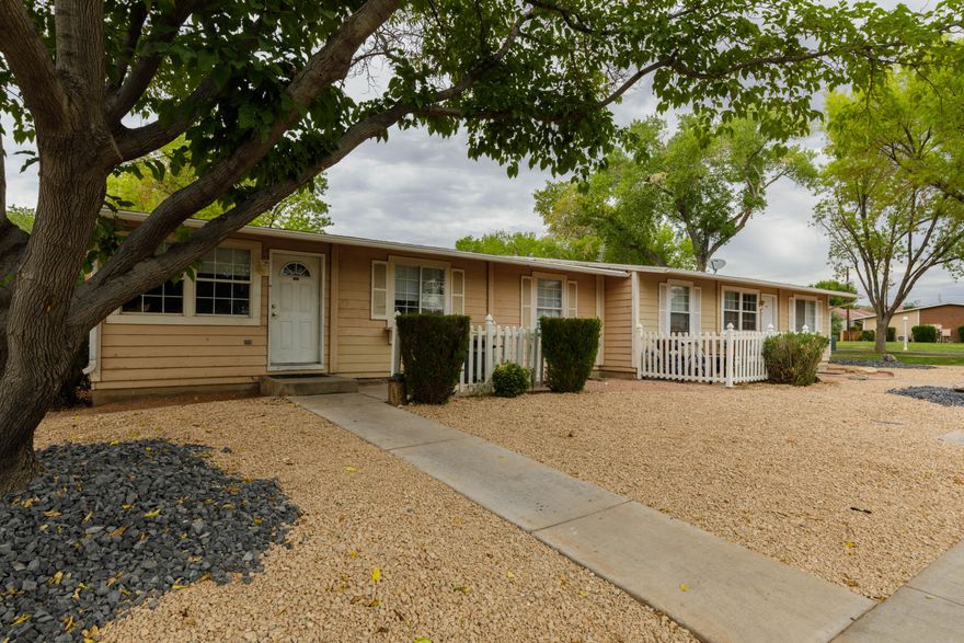 Charming 2-bedroom, 1-bath single-level condo built in 1987, offering easy, low-maintenance living. This well-designed home features a comfortable layout with
spacious bedrooms, a bright living area, and convenient single-level access. The HOA takes care of landscaping and provides access to community amenities,
including a pool and hot tub, so you can relax and enjoy a worry-free lifestyle.