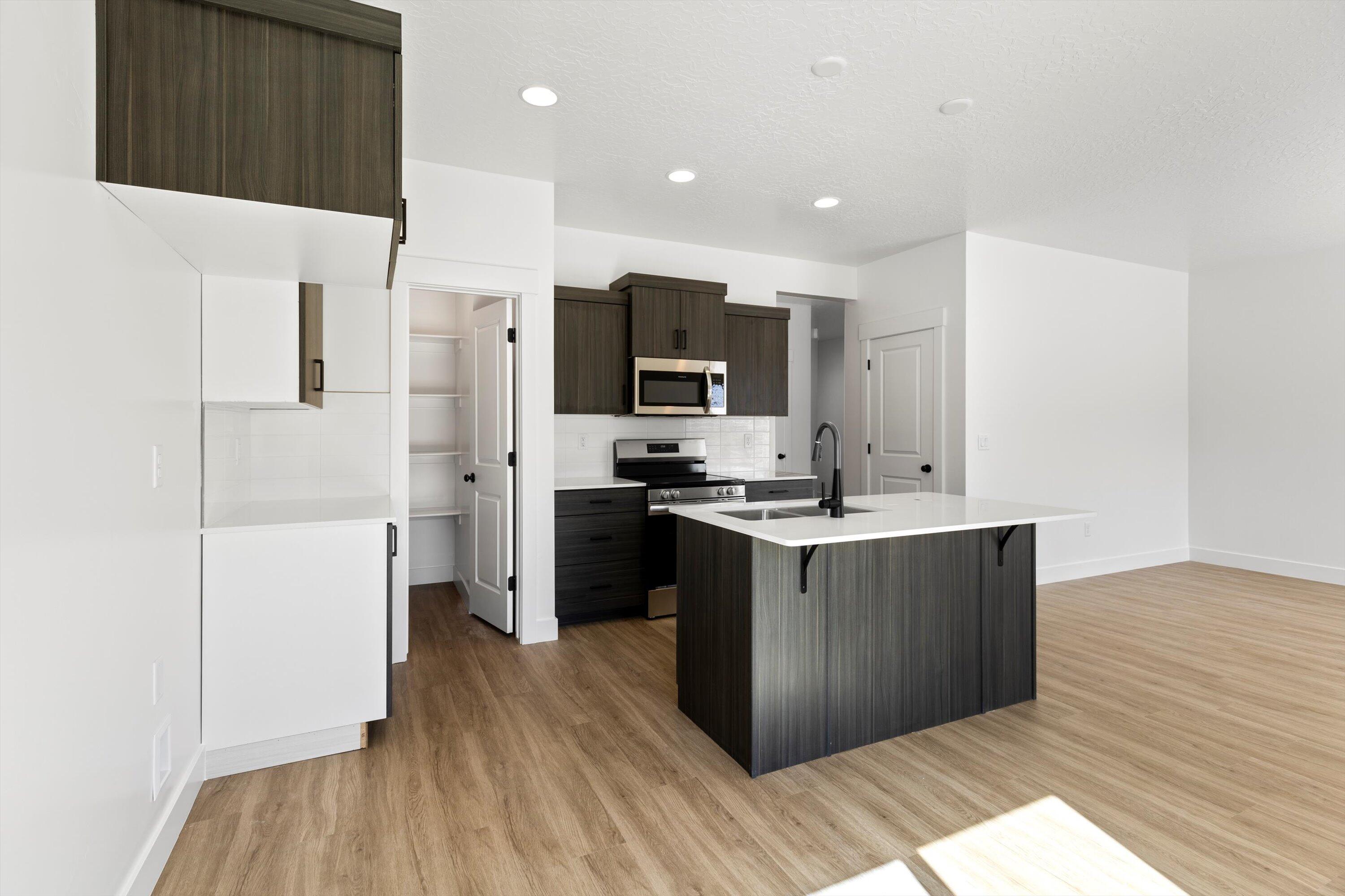 SOUTH DESERT TH - Residential