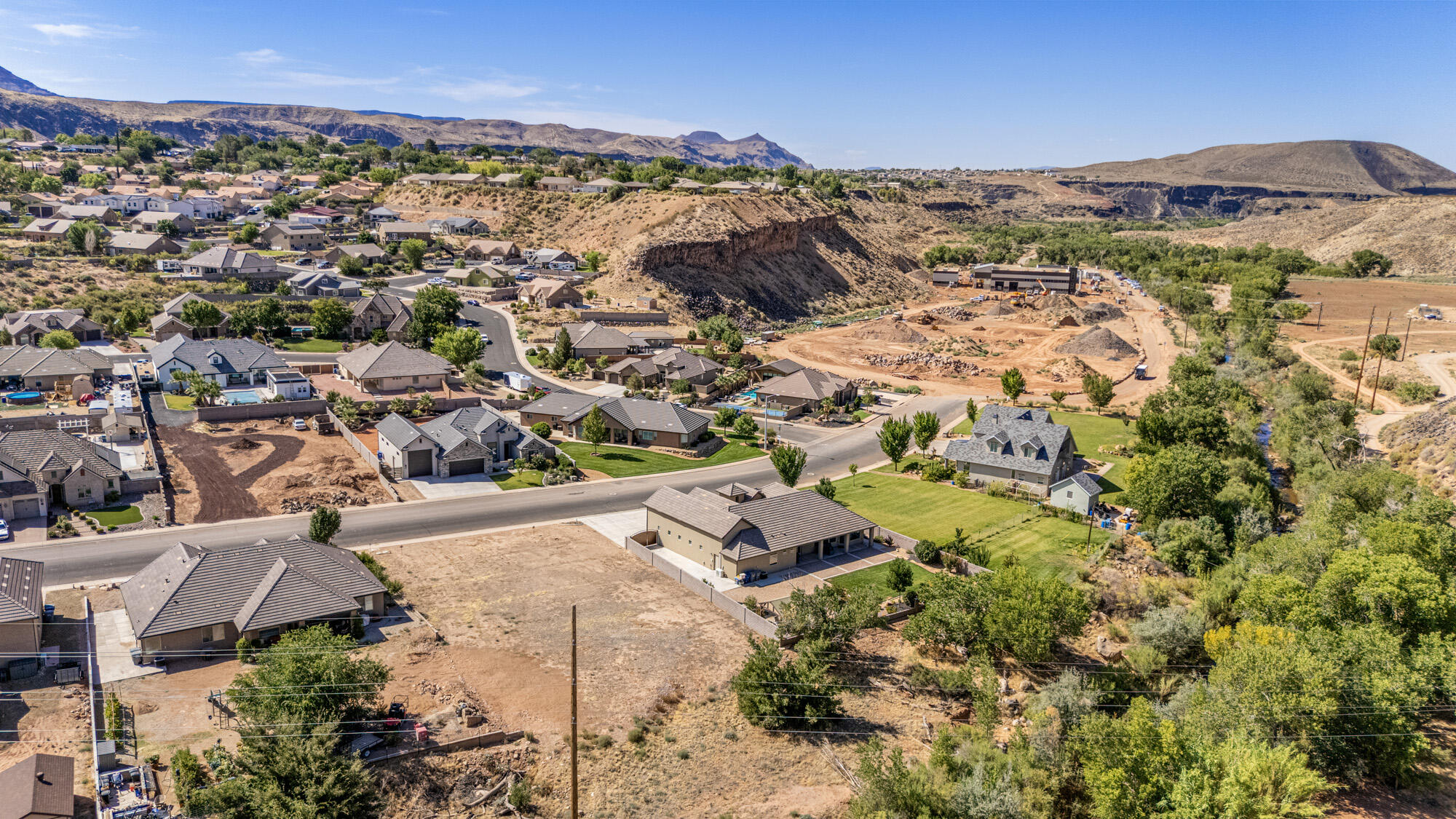 CHATEAUS AT RIVERWOOD ESTATES - Land