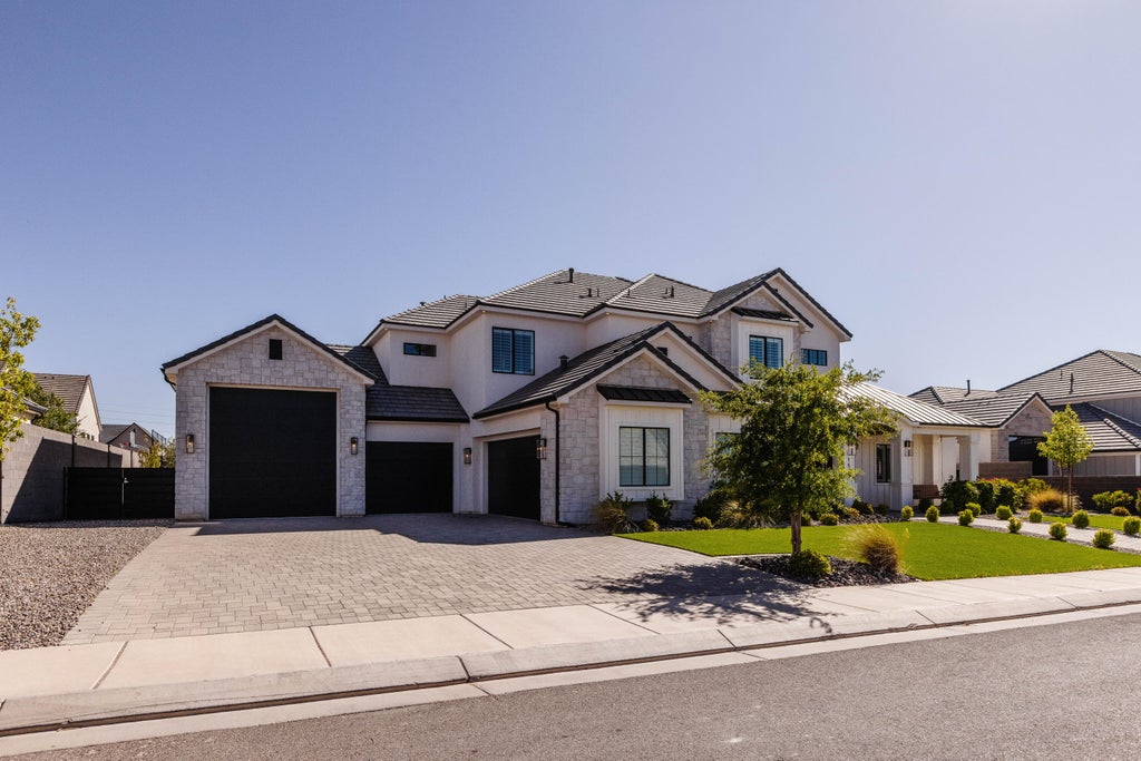 Photo of 1597 W Belayer DR, Saint George, UT 84770 (MLS # 26-273821)
