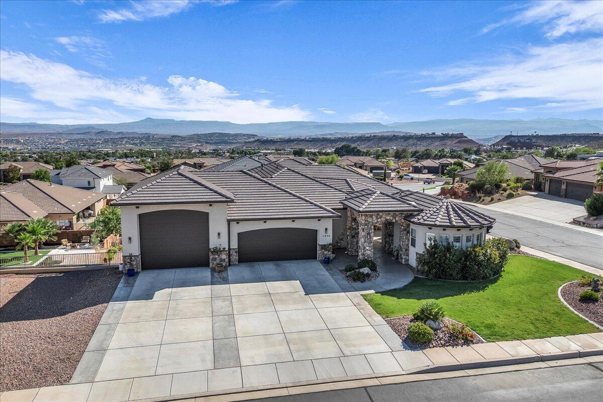 ESCALERA - Residential