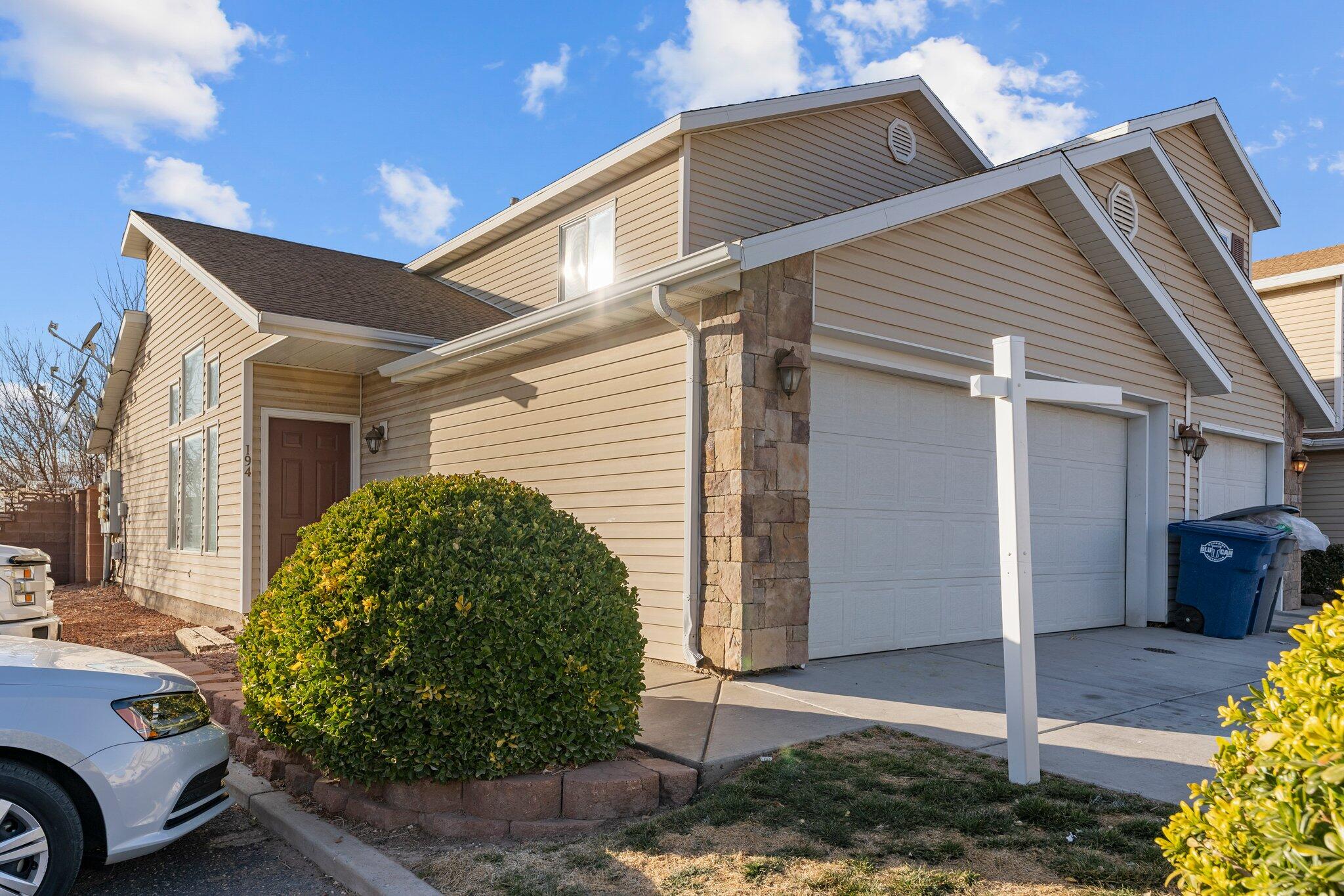 Rare find in Pecan Meadows w/ one of the few 2 car garages. Your clients will love this remodeled TH with new paint, carpet and stainless steel appliances. The bathroom and kitchens have granite. The rooms have ceiling fans. The windows have blinds. This unit also has its own private patio. Move in ready!
The downtown location is walking distance to movies, groceries, restaurants, etc. This is a coveted neighborhood and the doorway to Zion National Park.
More pics coming soon!!!