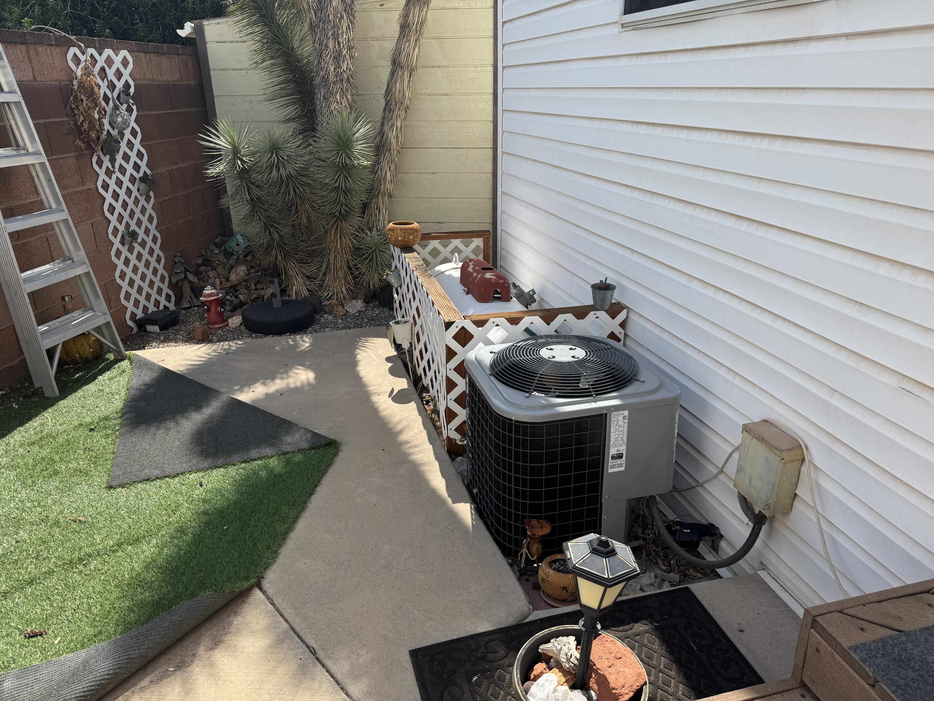 DIXIE DOWNS RV RESORT - Residential