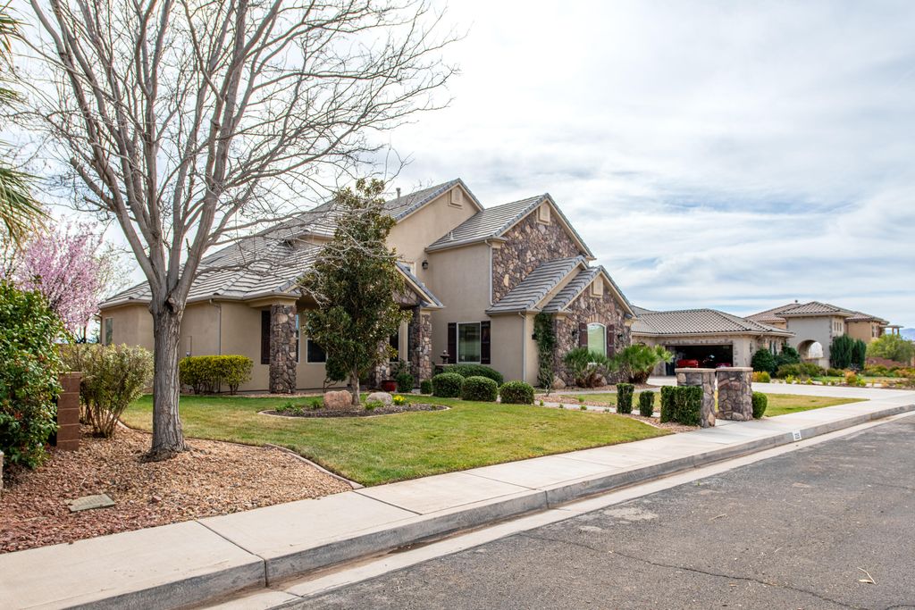 Photo of 325 W River Willow LN, Washington, UT 84780 (MLS # 26-269962)