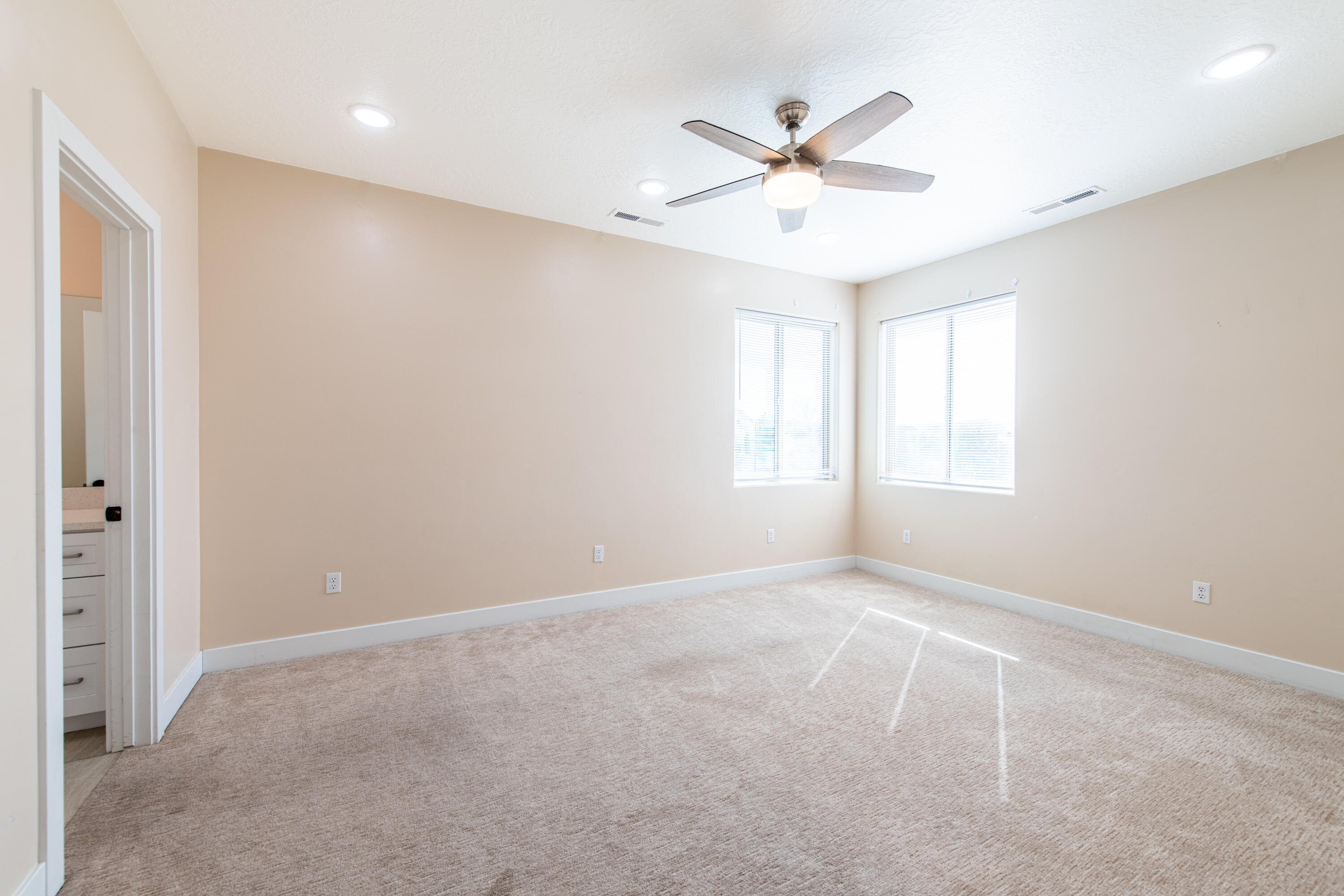 RIVER WILLOW - Residential