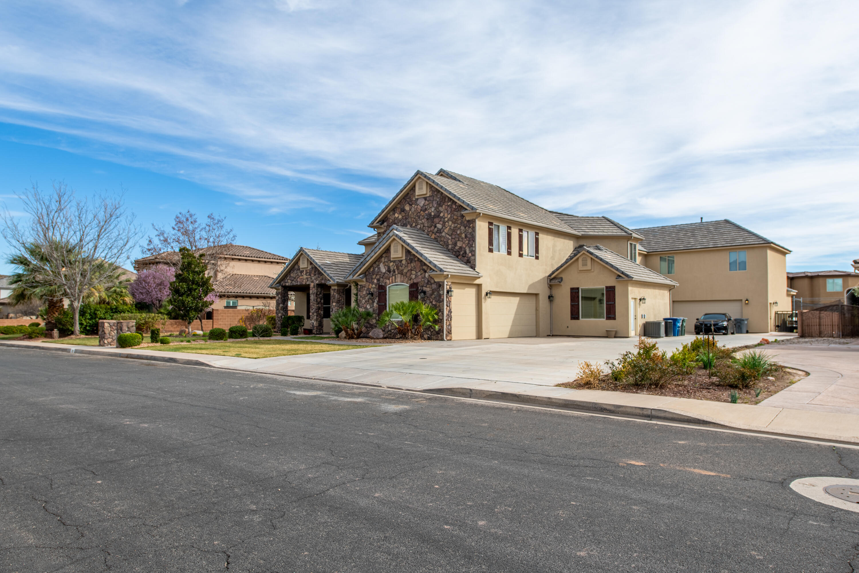 RIVER WILLOW - Residential