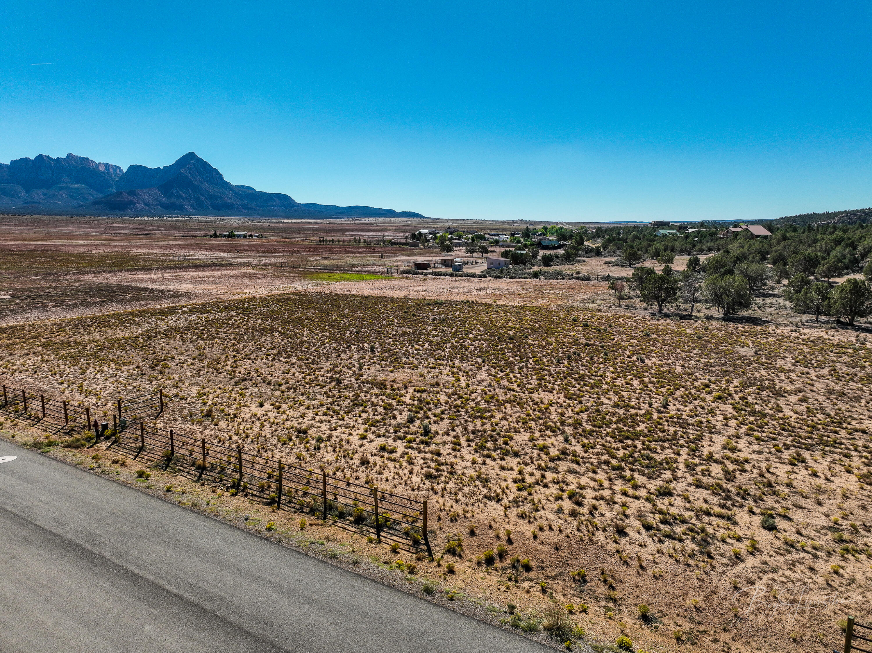 WELLS ESTATES - Land