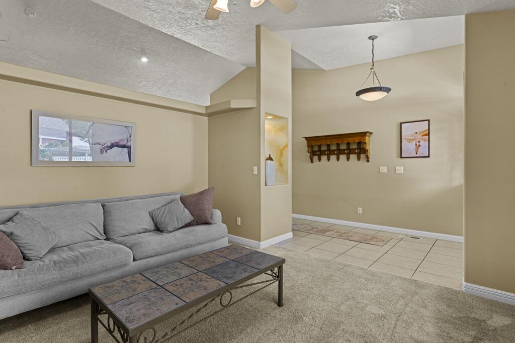 ROBERTS RANCH ESTATES - Residential