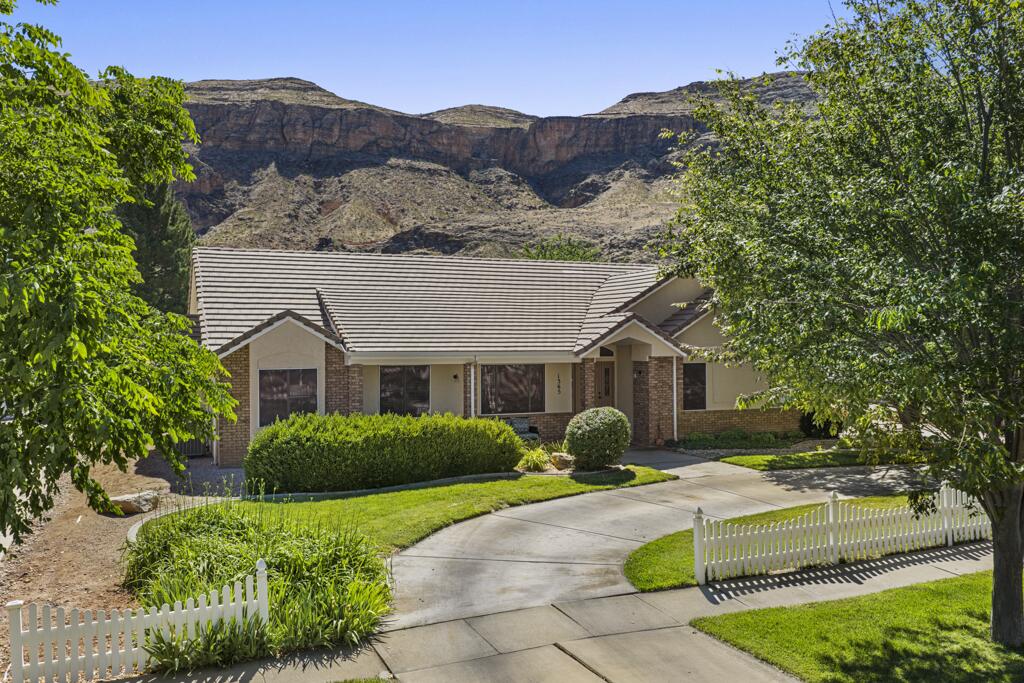 ROBERTS RANCH ESTATES - Residential